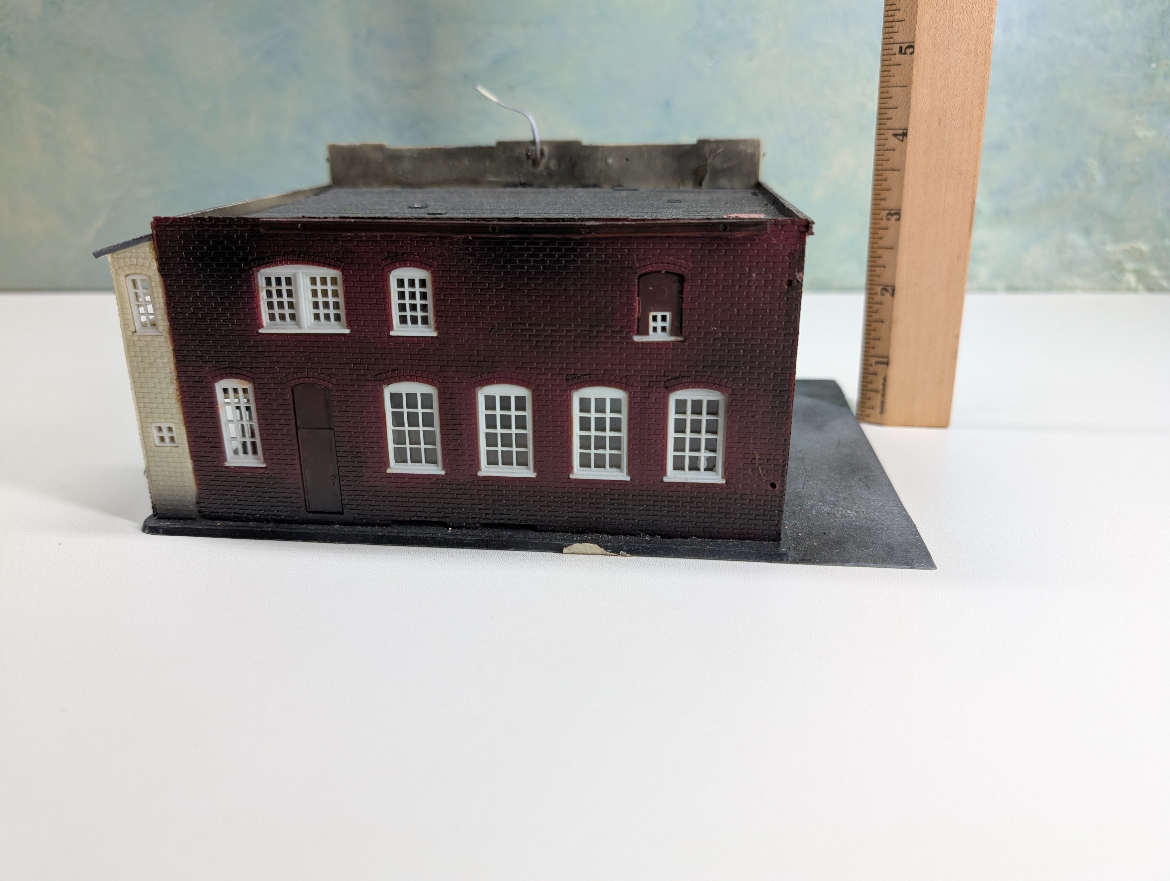 USED HO Scale Fire House