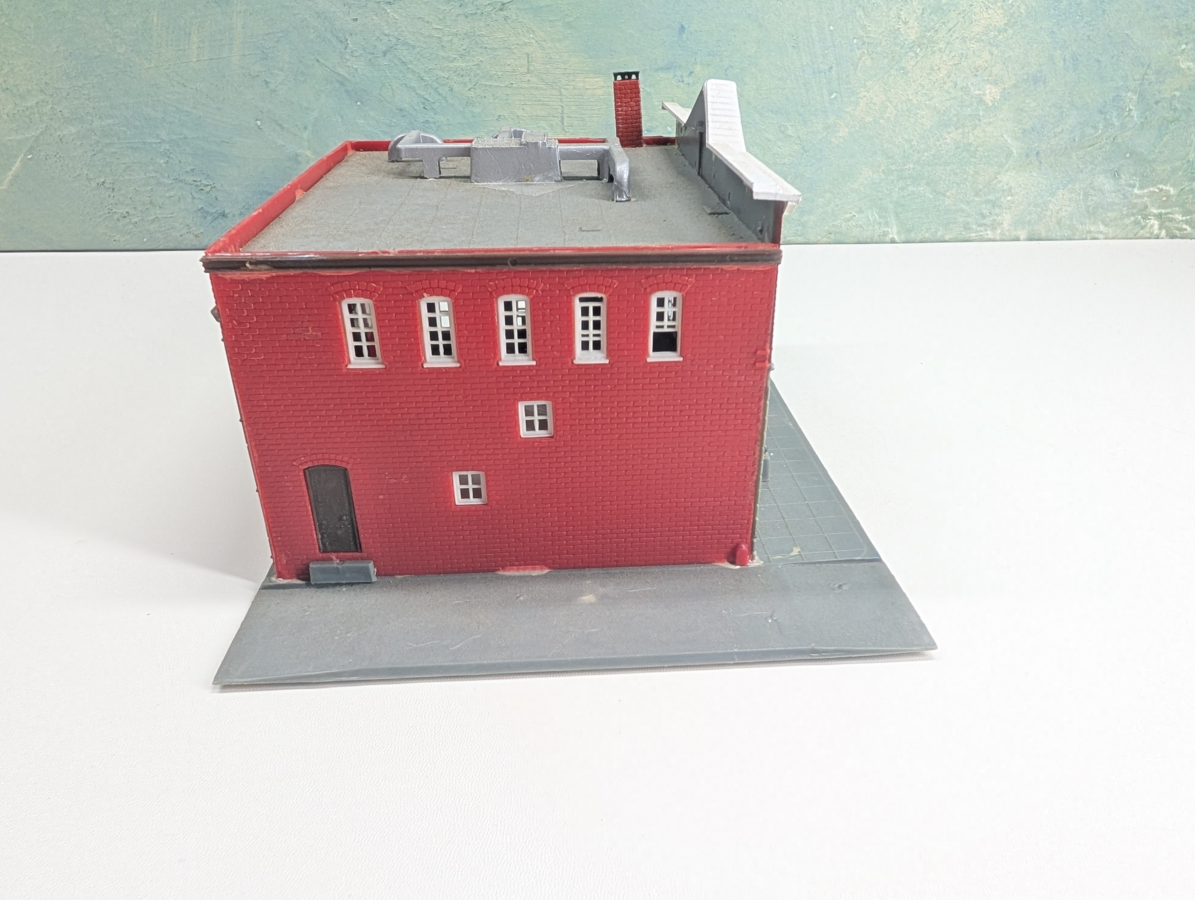 USED HO Scale Police Station