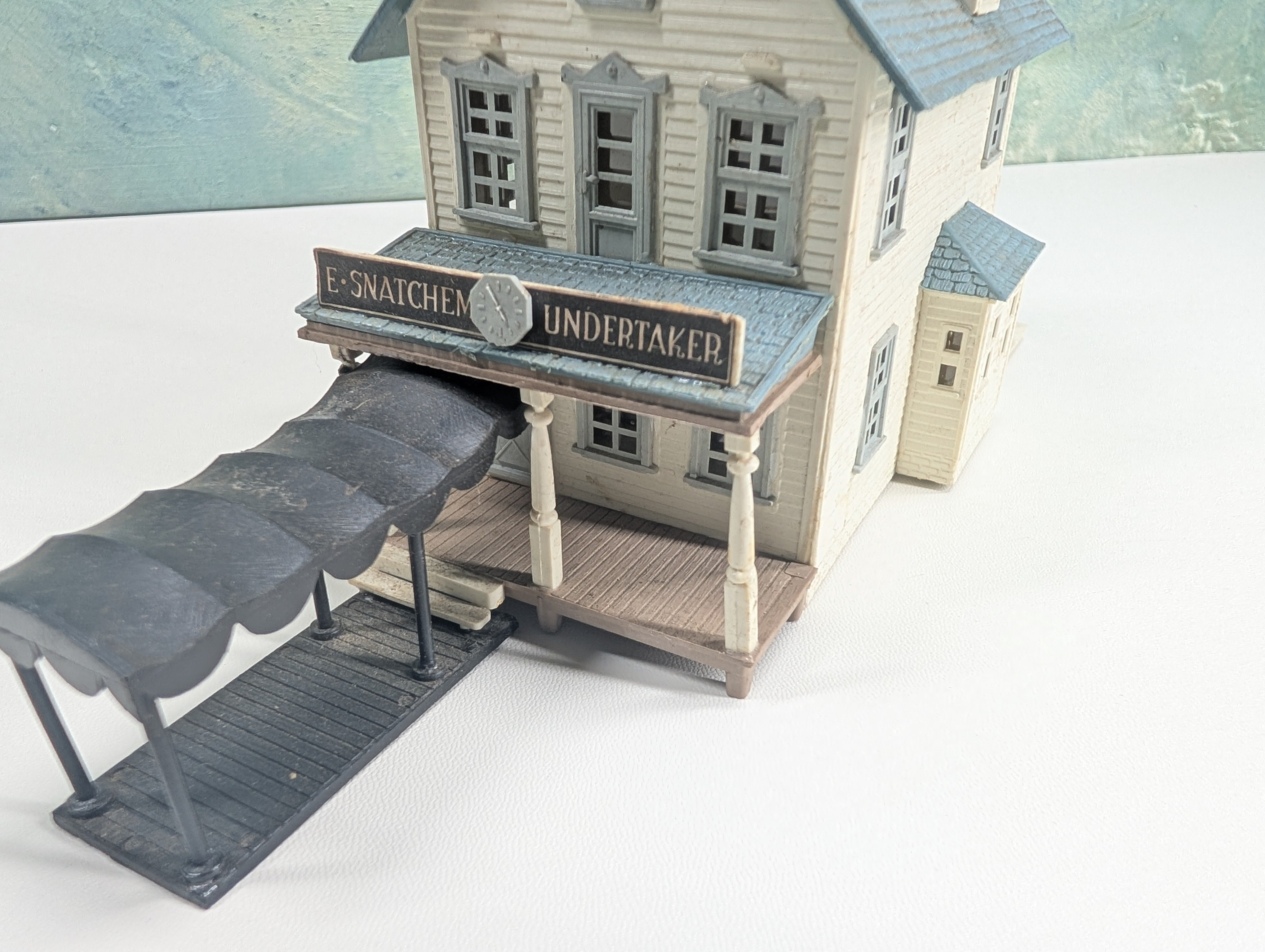 USED HO Scale E. Snatchem Undertaker