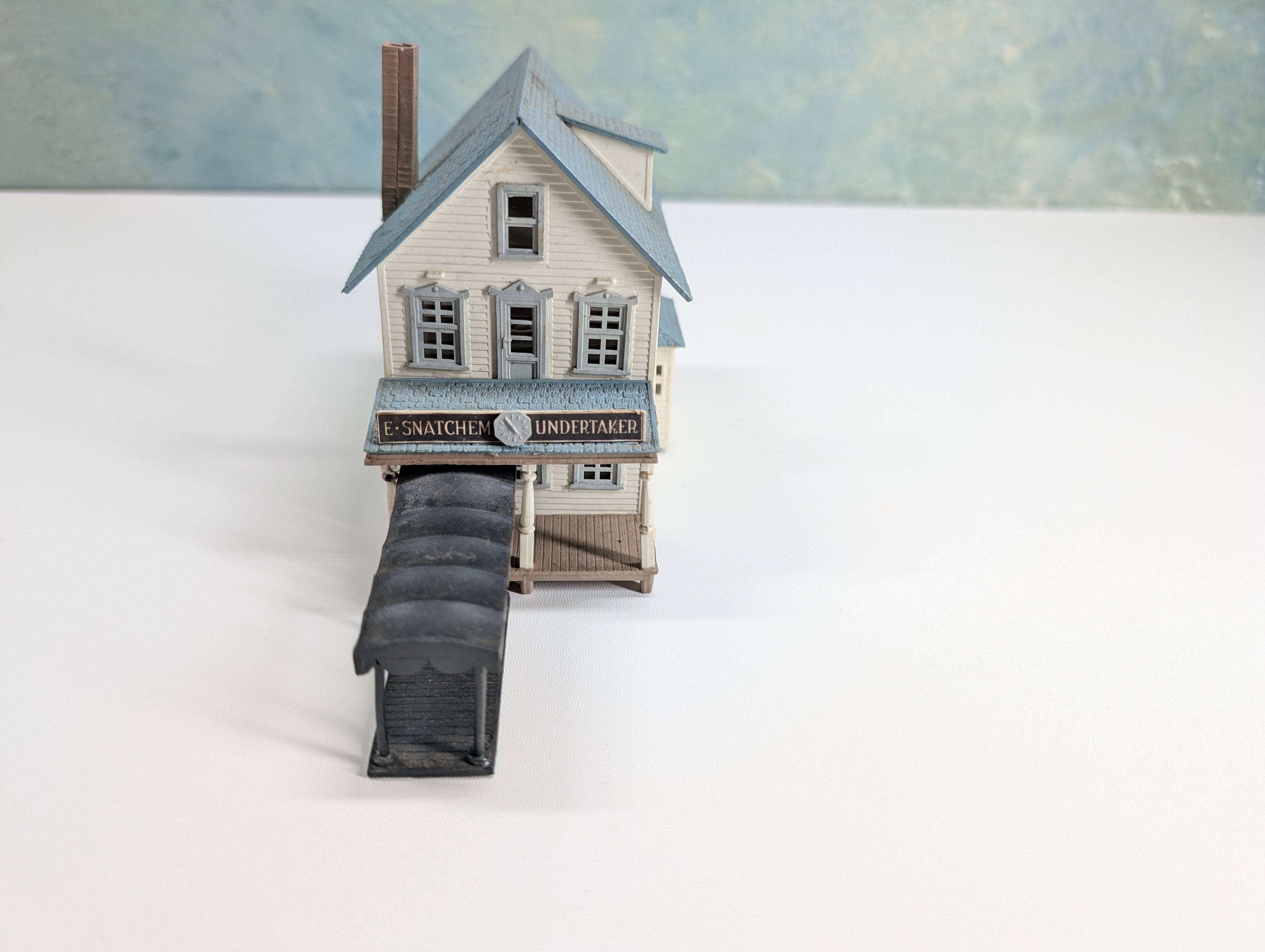 USED HO Scale E. Snatchem Undertaker