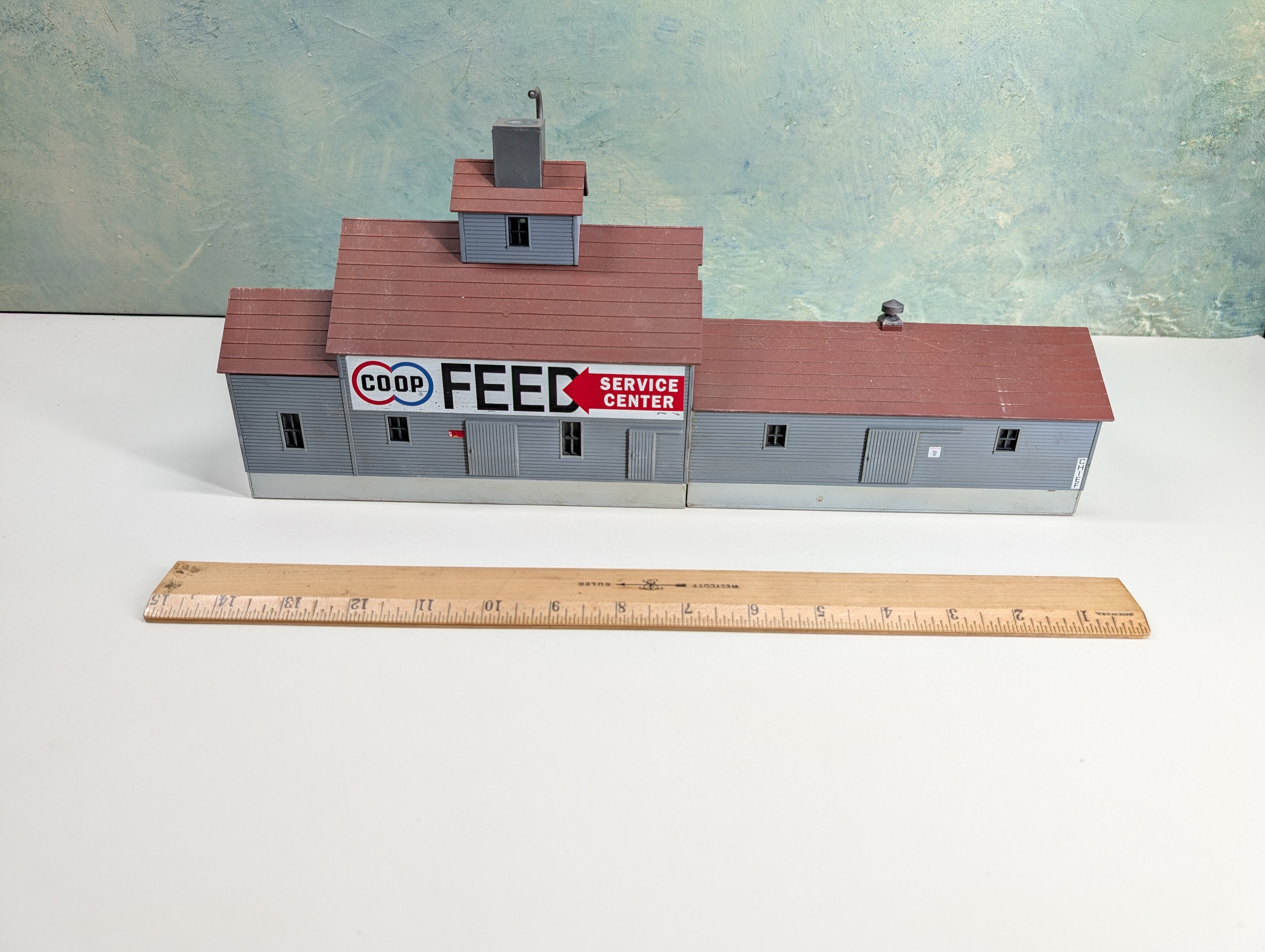 USED Walthers HO Scale Red River Valley Feed & Seed Mill, CO-OP Feed