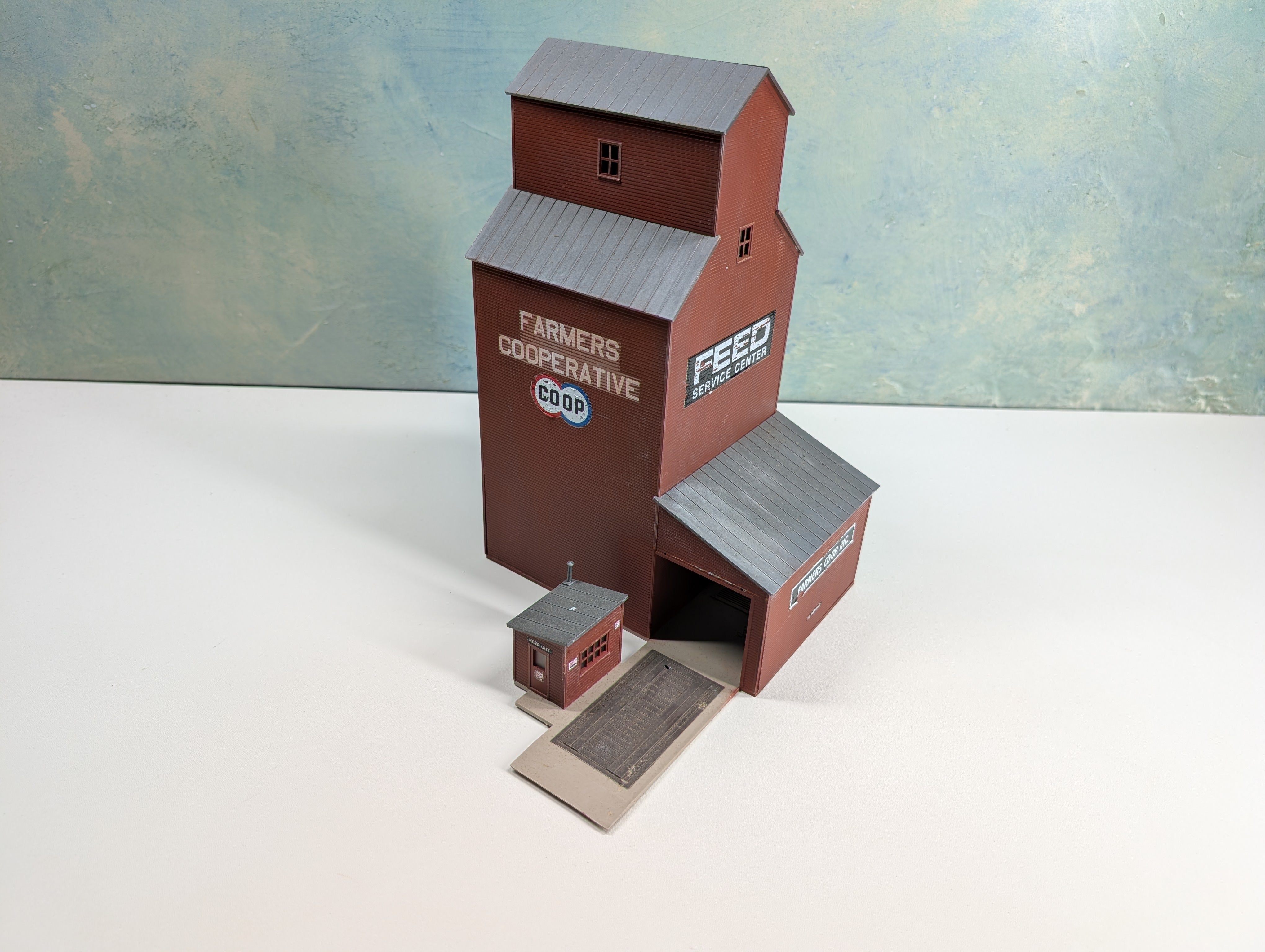 USED HO Scale Farmers CO-OP Feed Mill