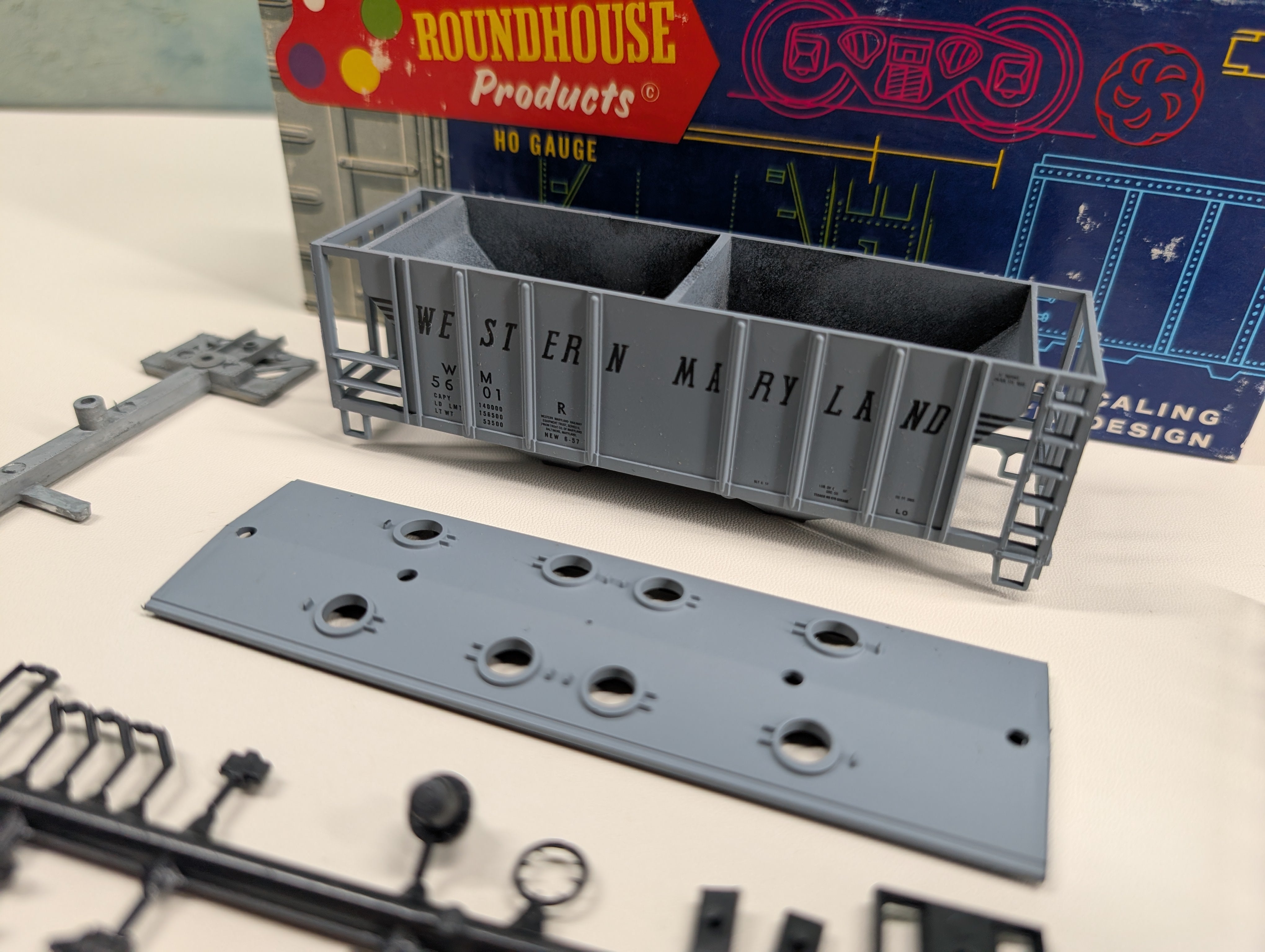 USED Roundhouse HO Scale Covered Hopper Western Maryland WM #5601 KIT