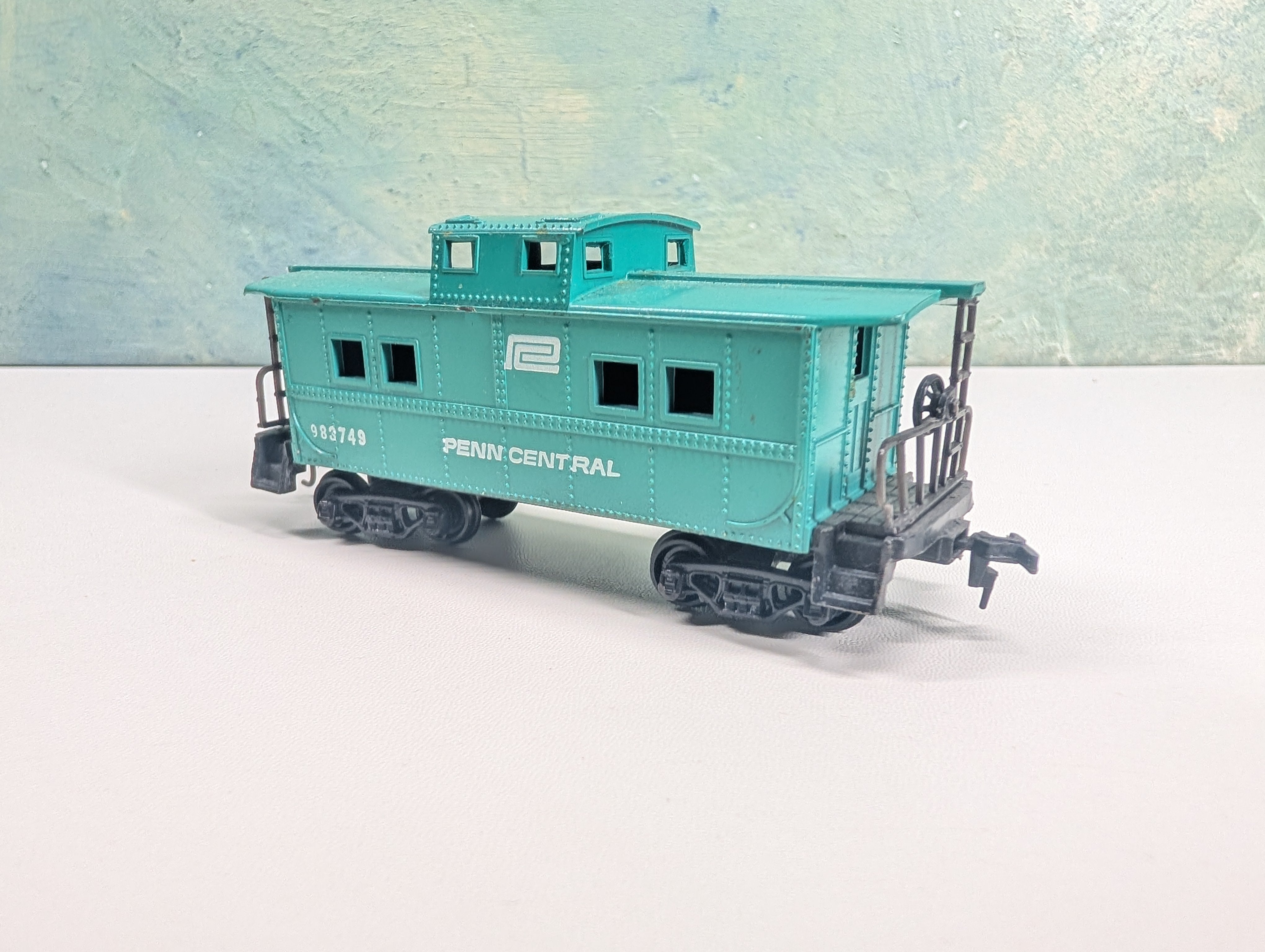 USED HO Scale Caboose Penn Central #983749