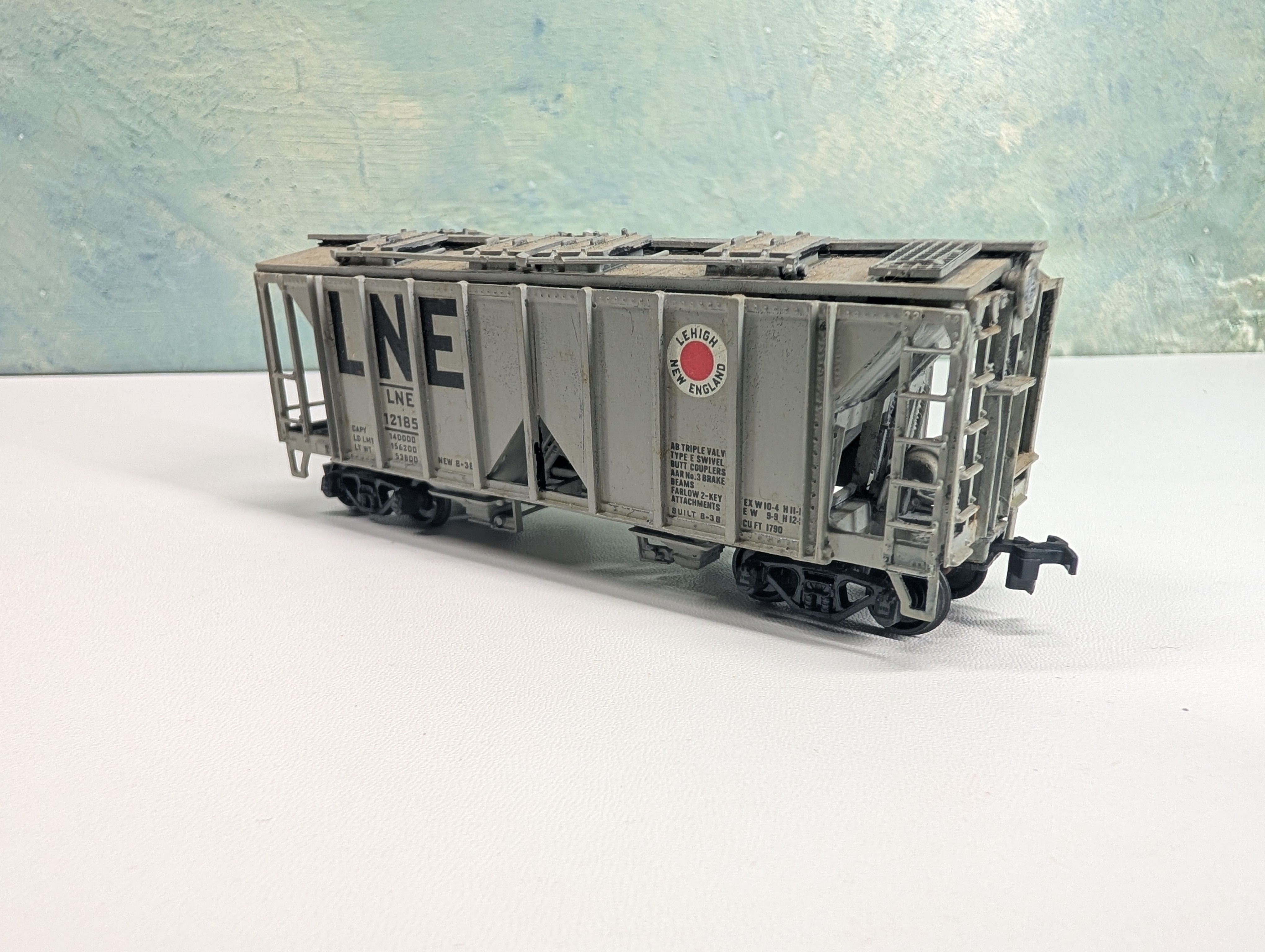 USED HO Scale Covered Hopper Lehigh & New England LNE #12185 Decal