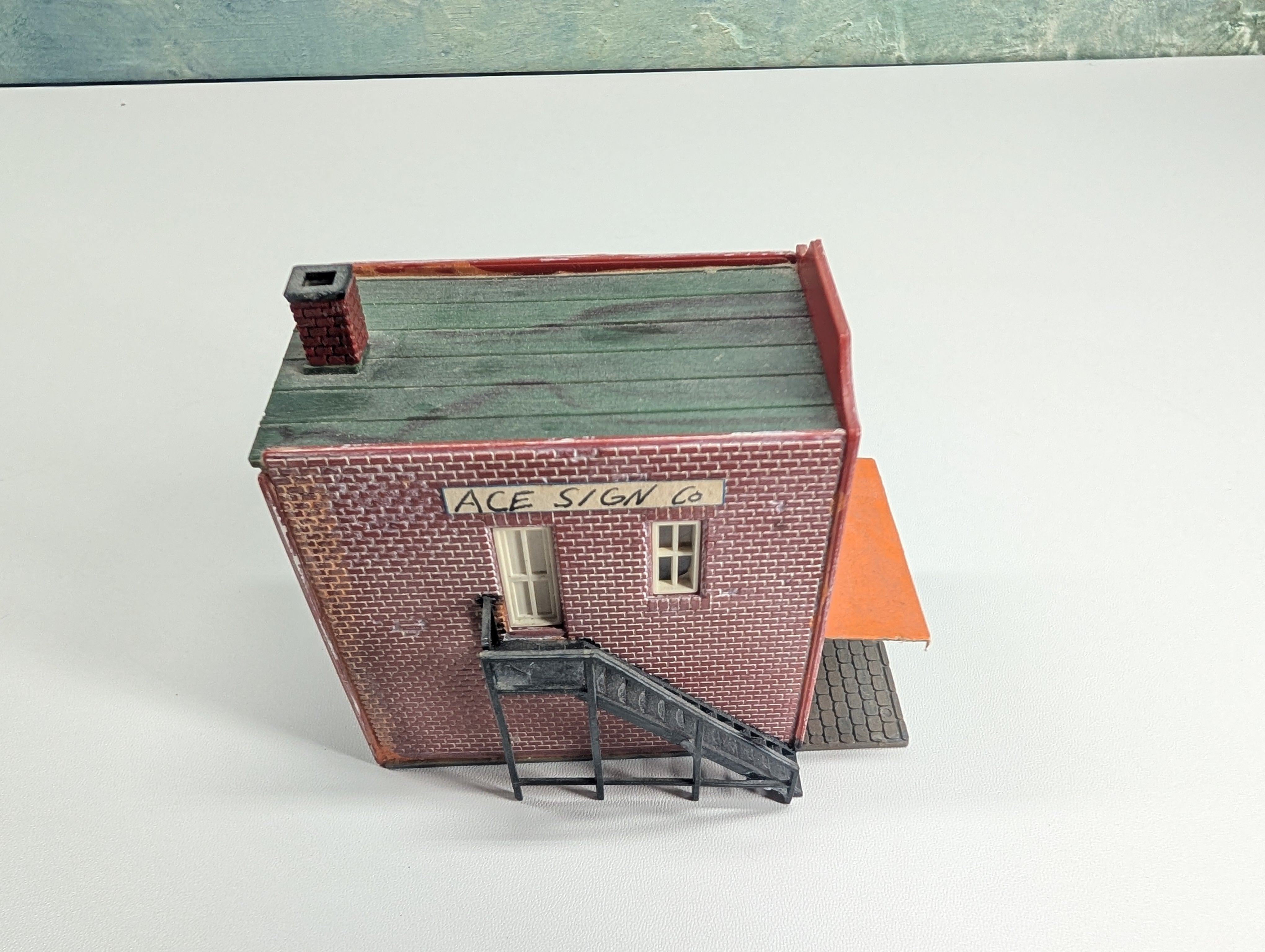 USED HO Scale Brick Storefront, Pool Parlor