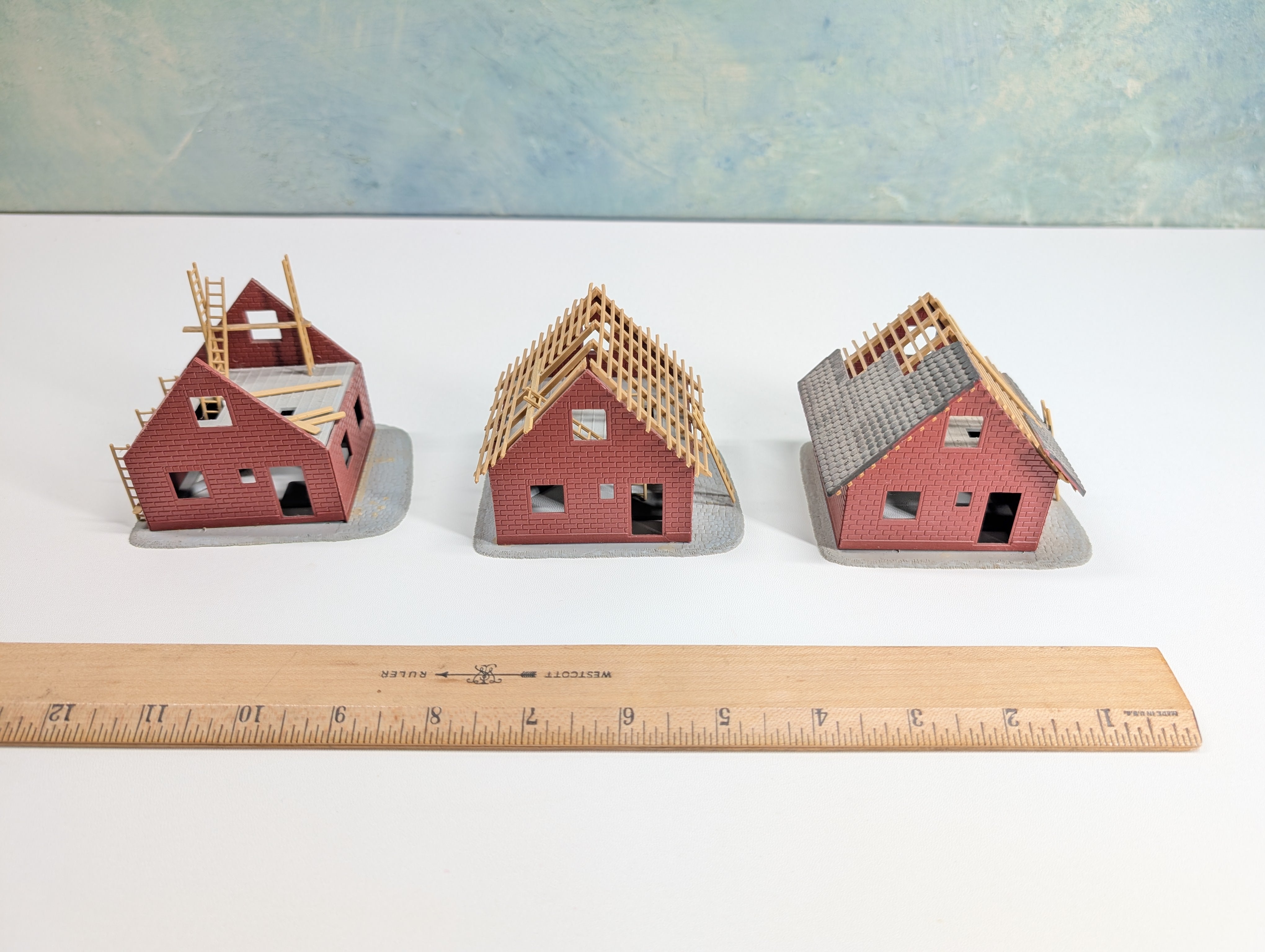 USED HO Scale Lot of Homes Under Construction, Brick (3 pcs)