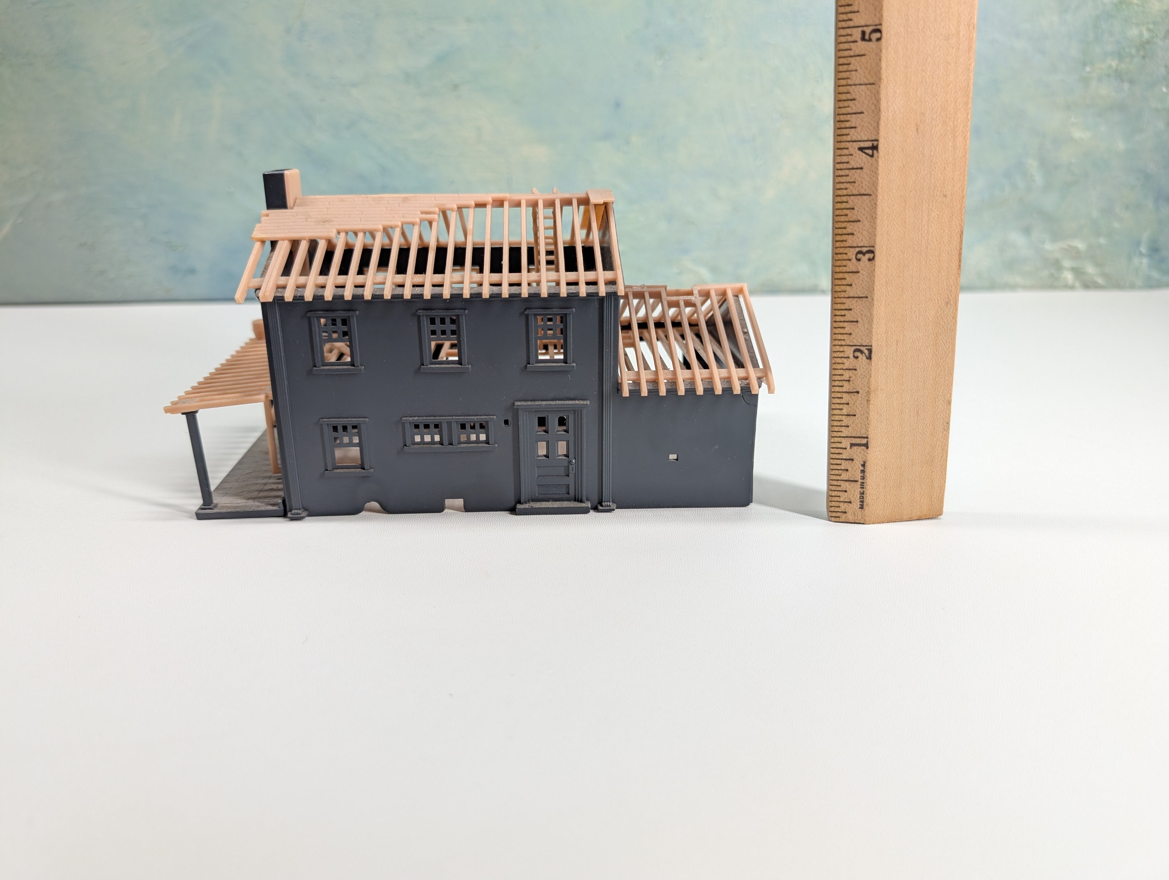 USED HO Scale Gray Home Under Construction