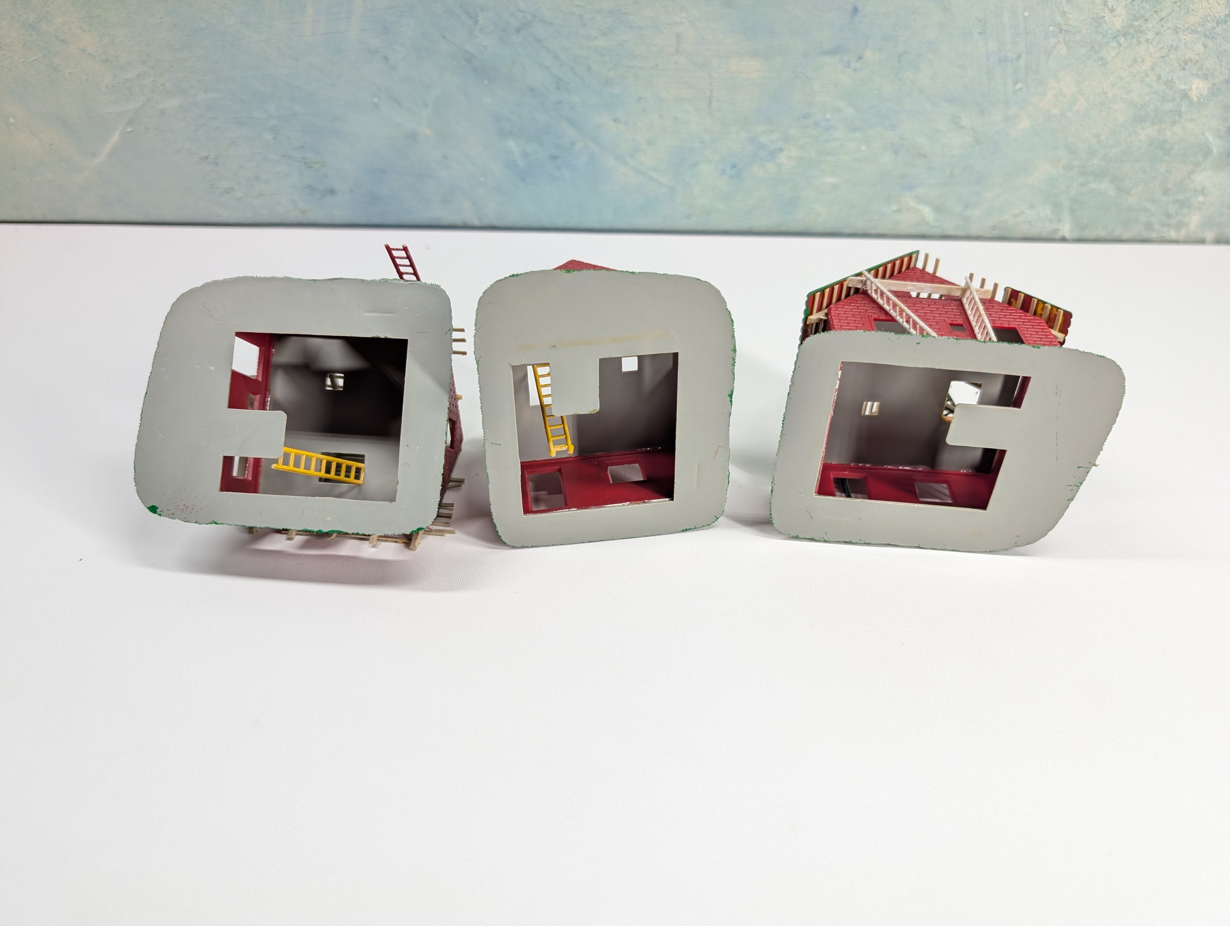 USED HO Scale Lot of Homes Under Construction, Red Brick (3 pcs)