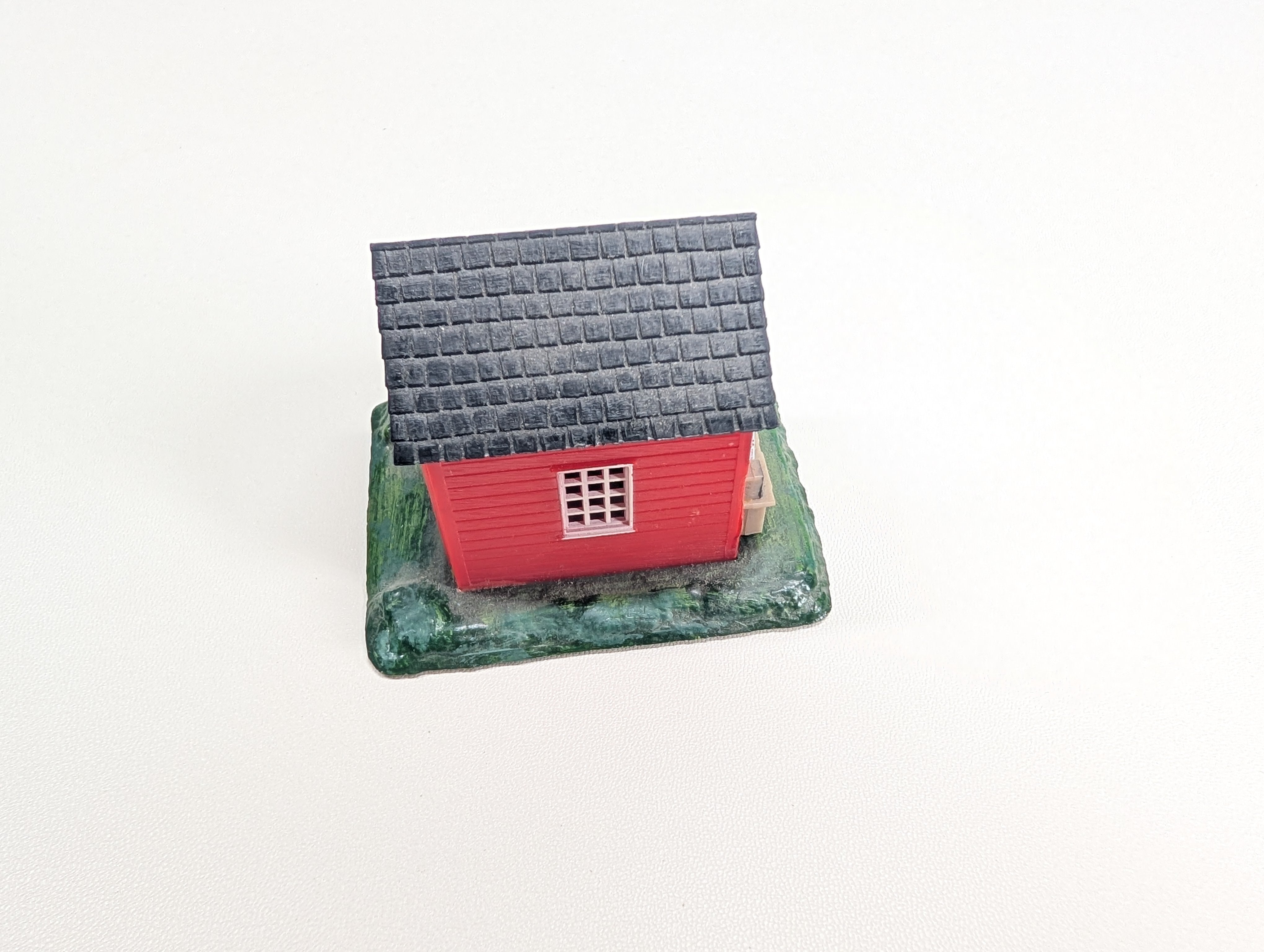 USED HO Scale Red Workshop