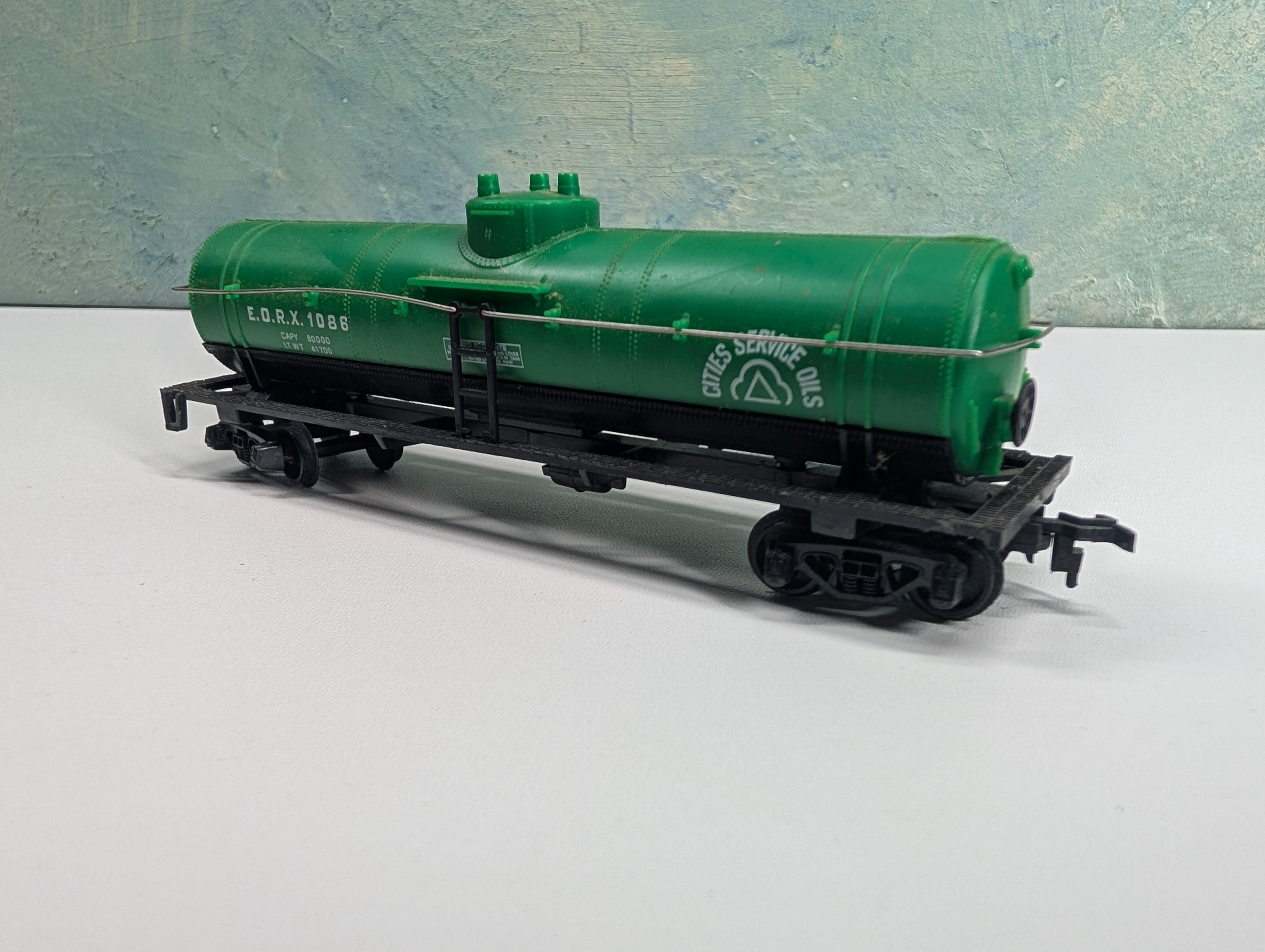 USED HO Scale Single Dome Tank Car Cities Service Oil EORX #1086