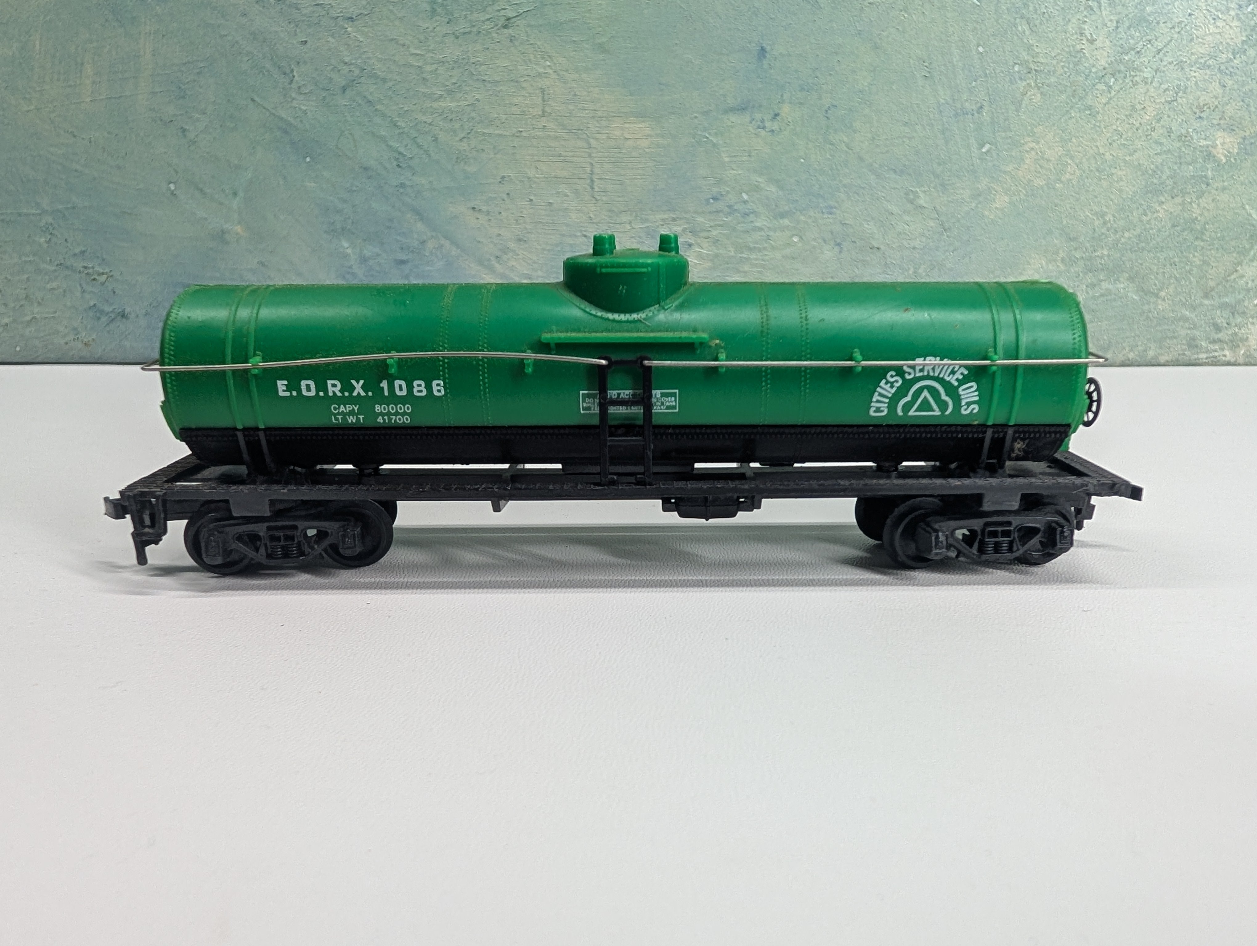 USED HO Scale Single Dome Tank Car Cities Service Oil EORX #1086
