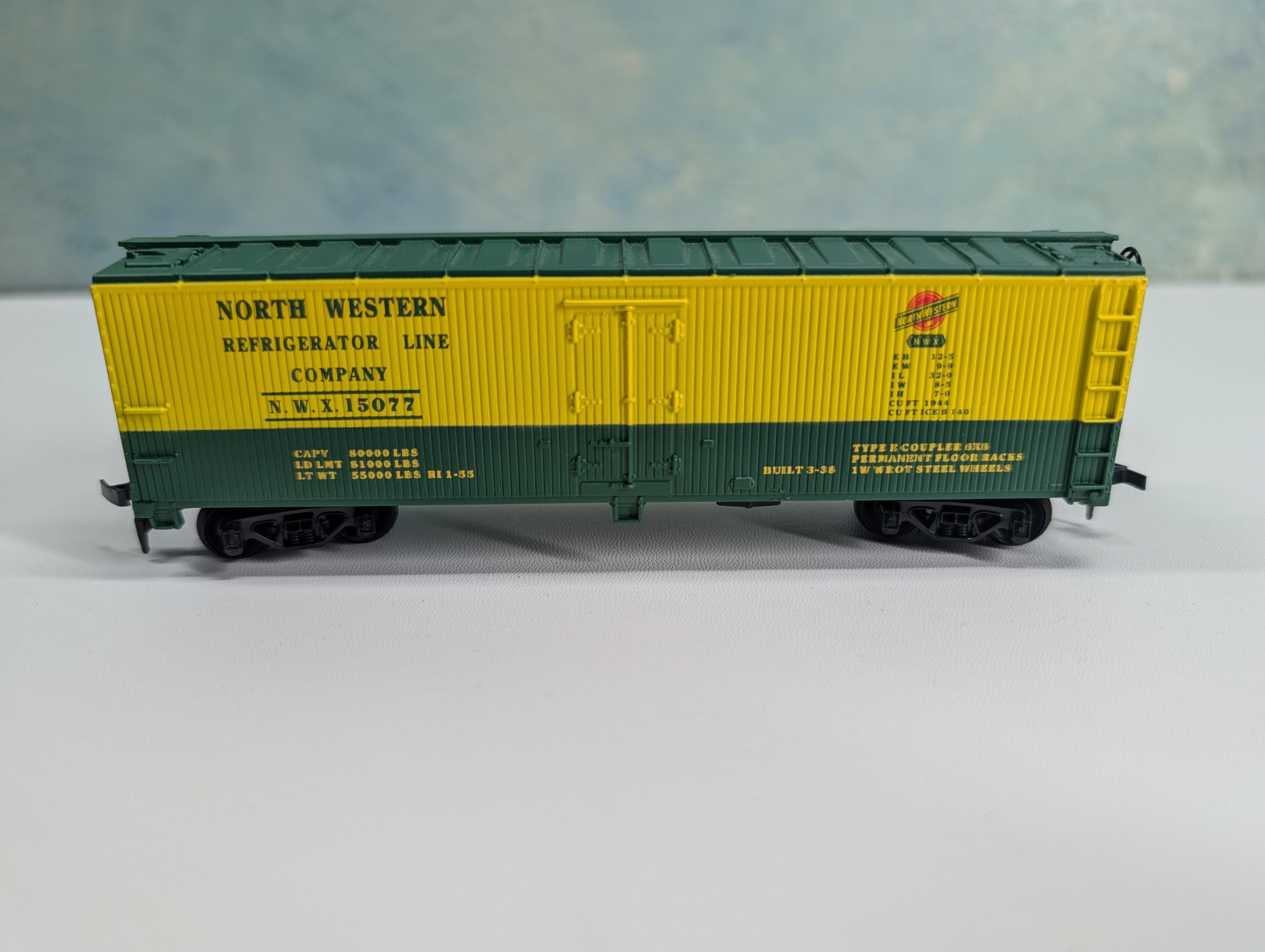USED Mantua 739-818 HO Scale Heavy 40' Woodside Reefer Chicago & North Western CNW #15077