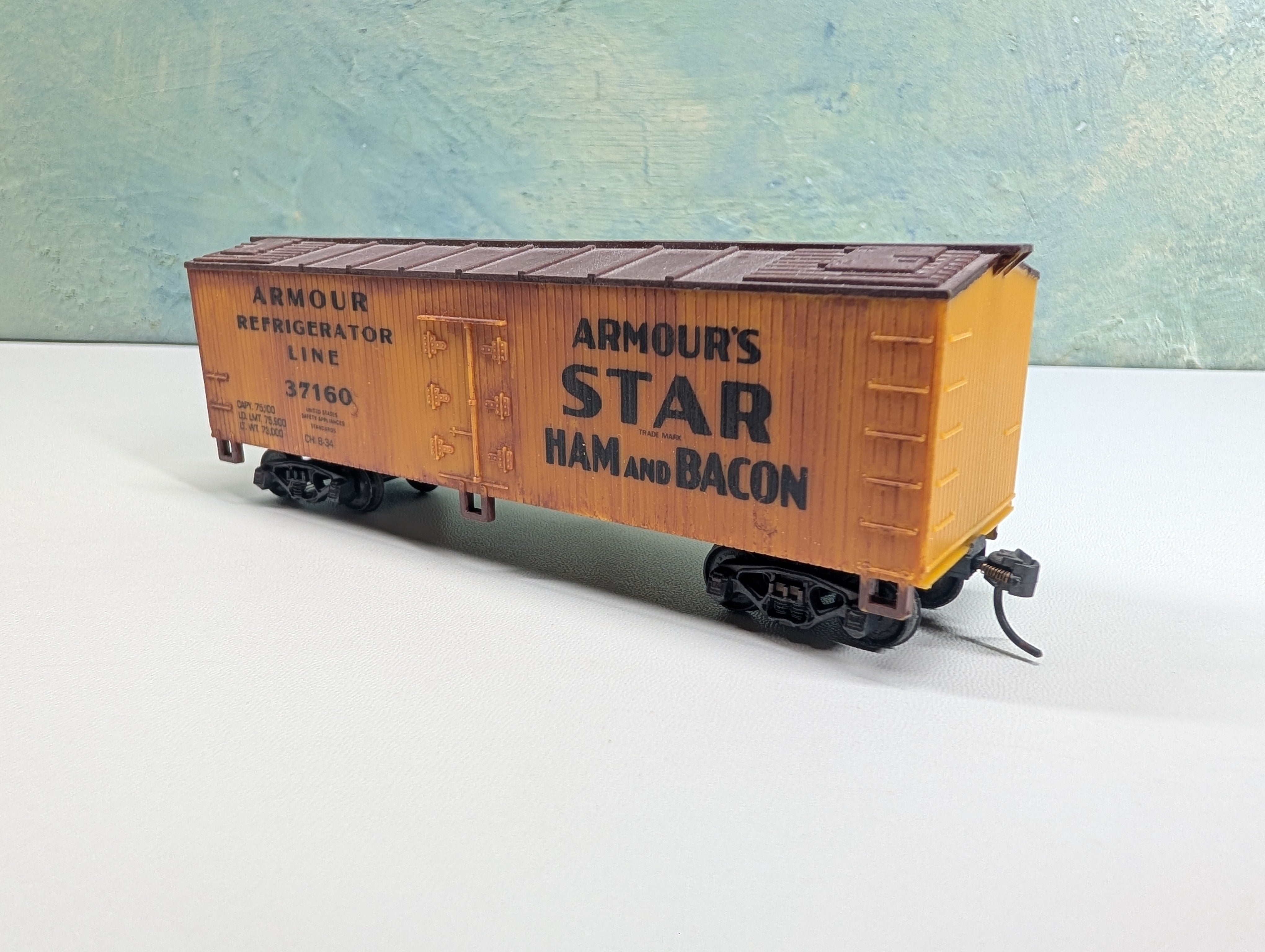 USED Life-Like HO Scale Reefer Armour's Star Ham & Bacon #37160 Weathered