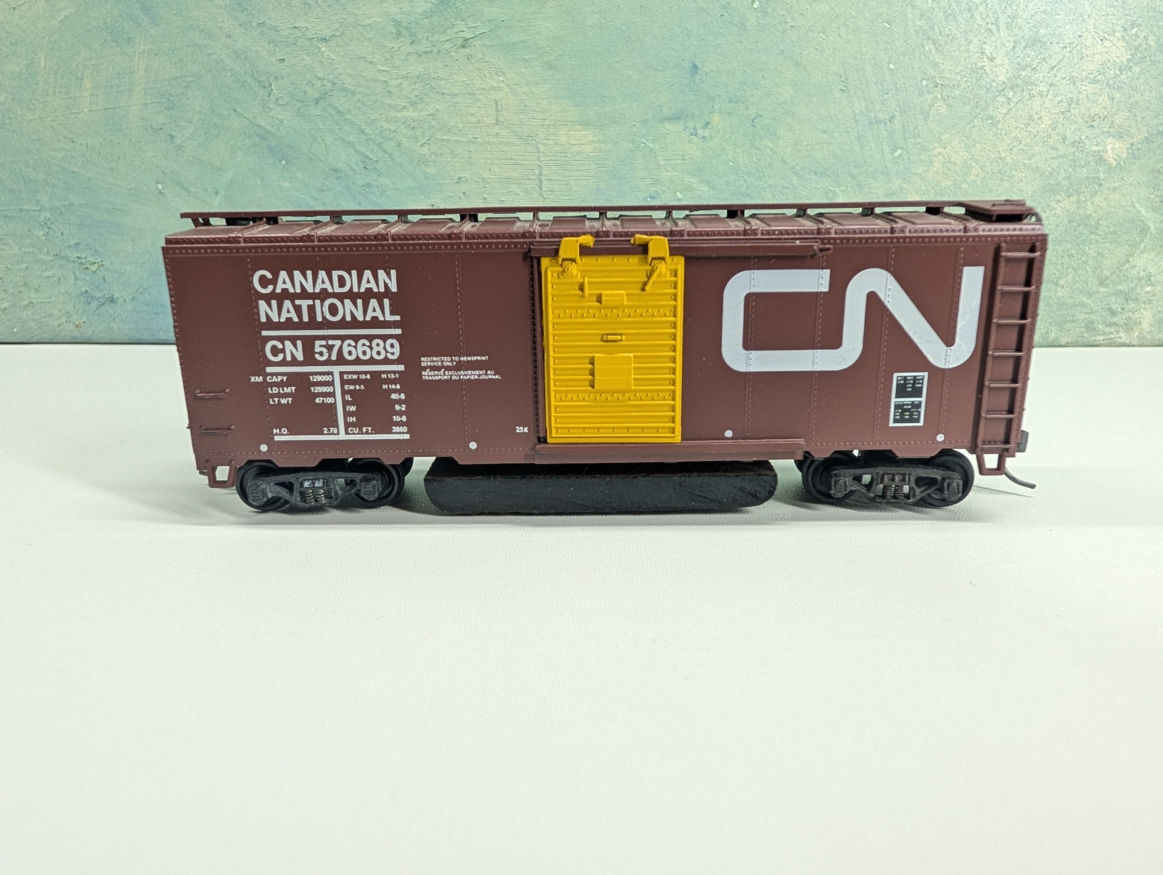 USED Athearn HO Scale 40' Box Car w/ Track Cleaner Canadian National CN #576689