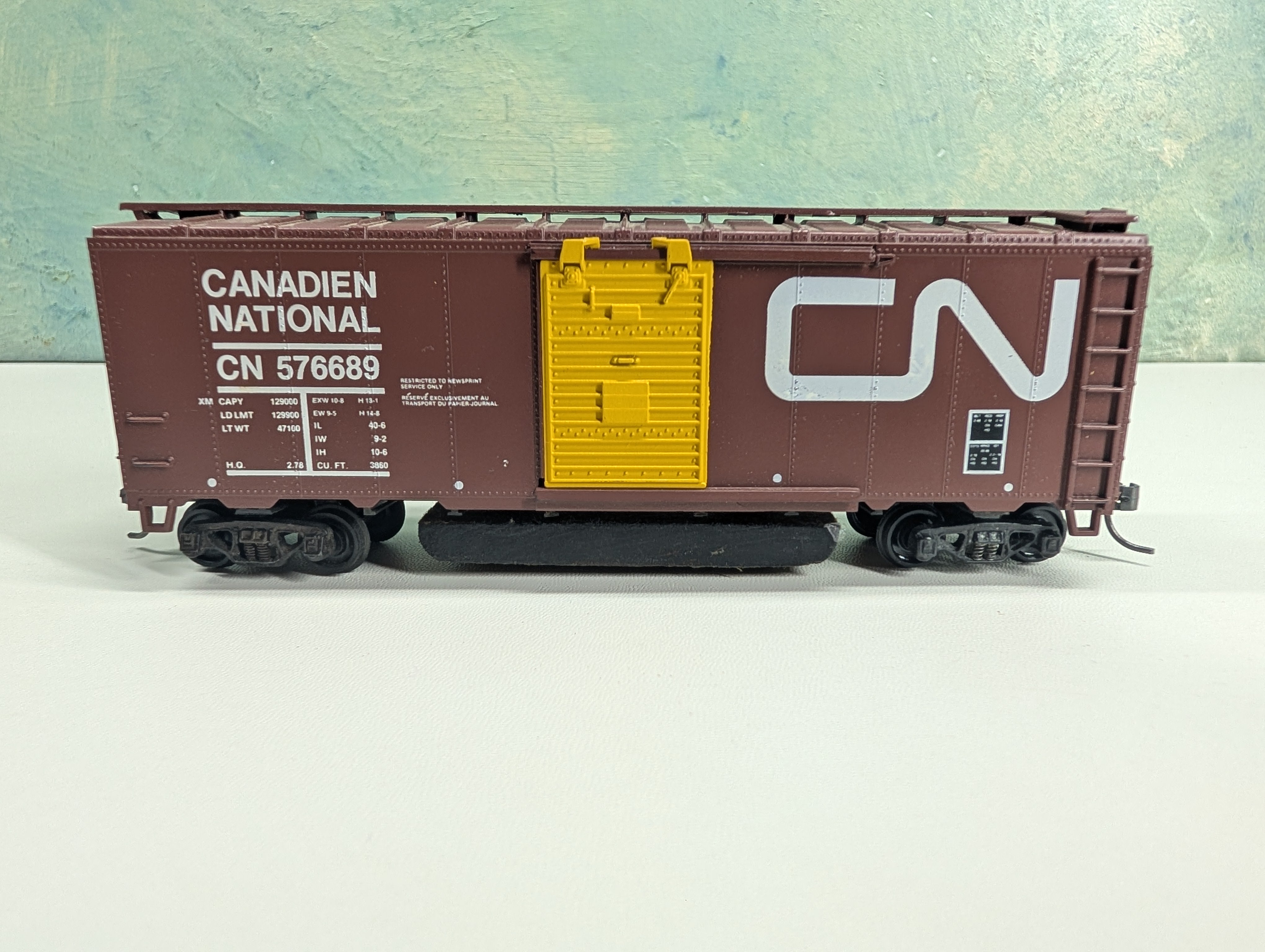 USED Athearn HO Scale 40' Box Car w/ Track Cleaner Canadian National CN #576689