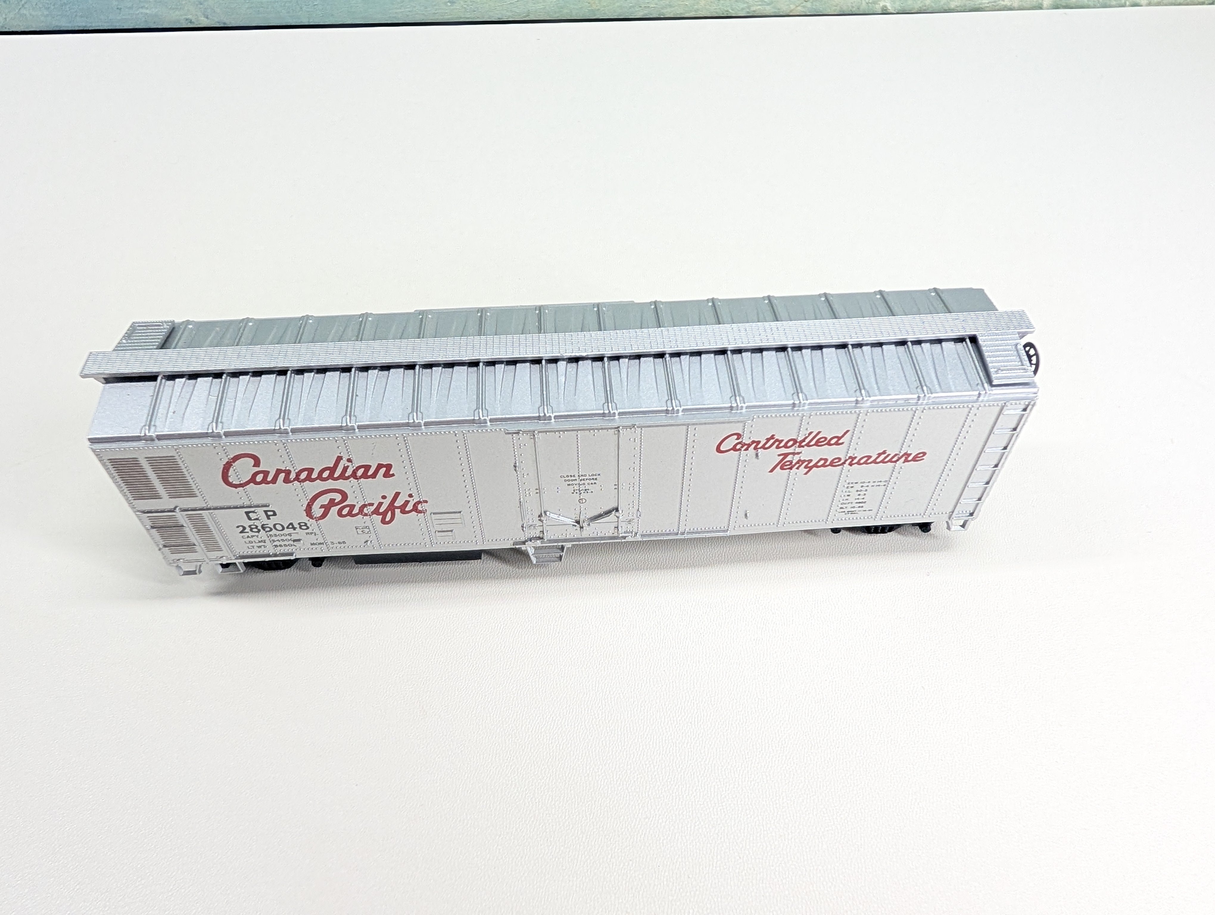 USED Athearn HO Scale 50' Box Car Canadian Pacific CP #286048 Controlled Temperature