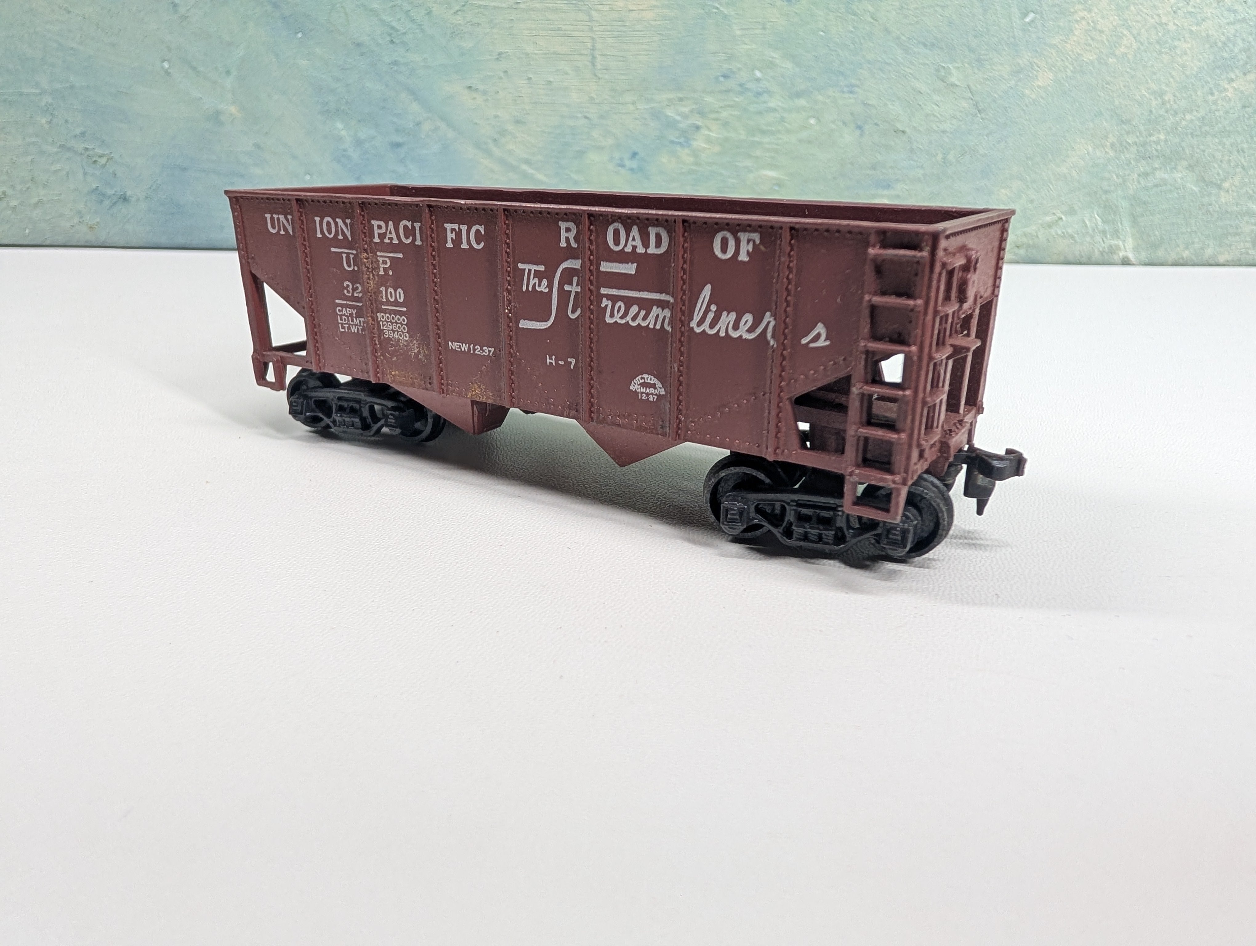 USED HO Scale 2 Bay Hopper Union Pacific UP #32100