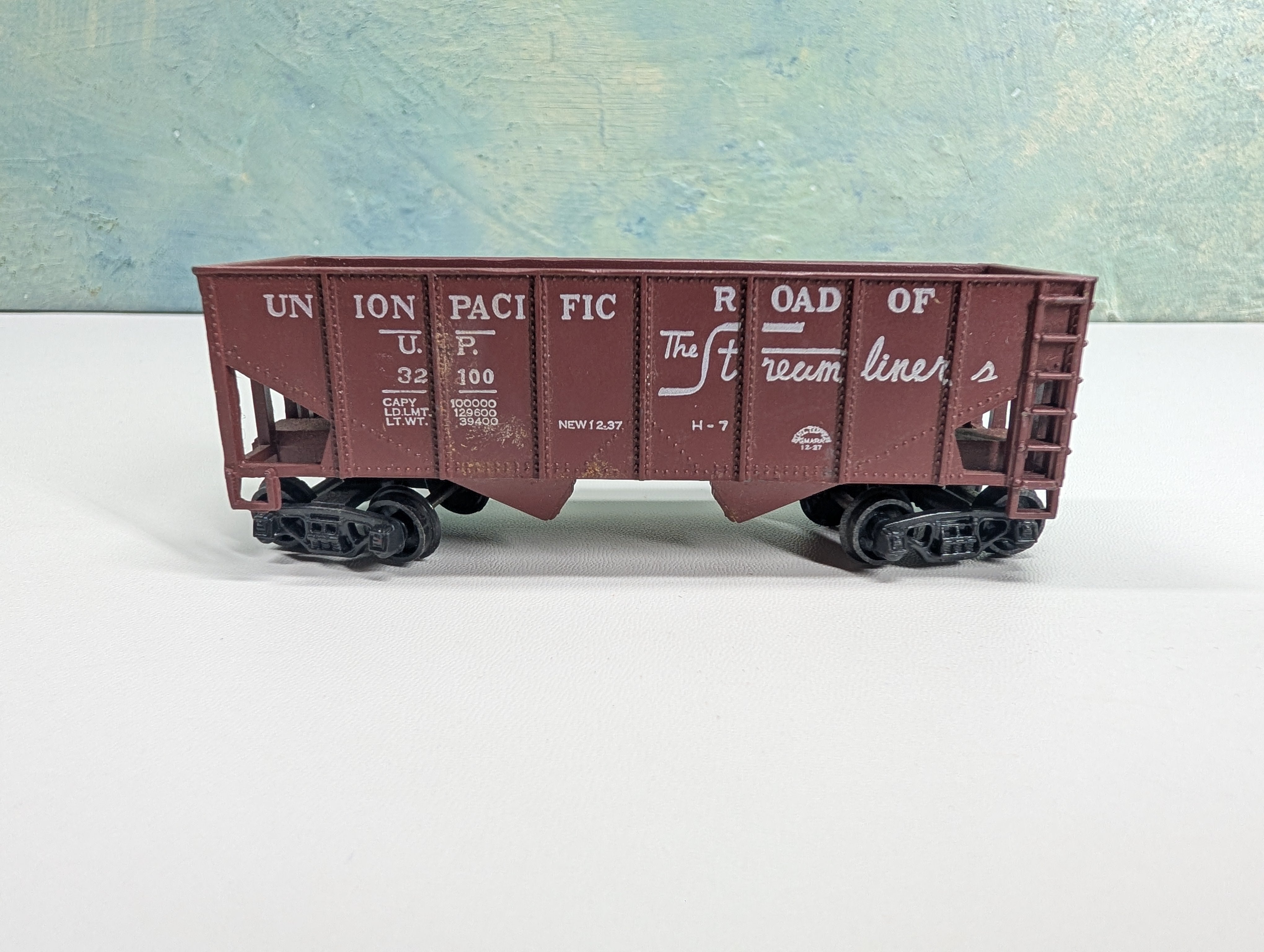 USED HO Scale 2 Bay Hopper Union Pacific UP #32100