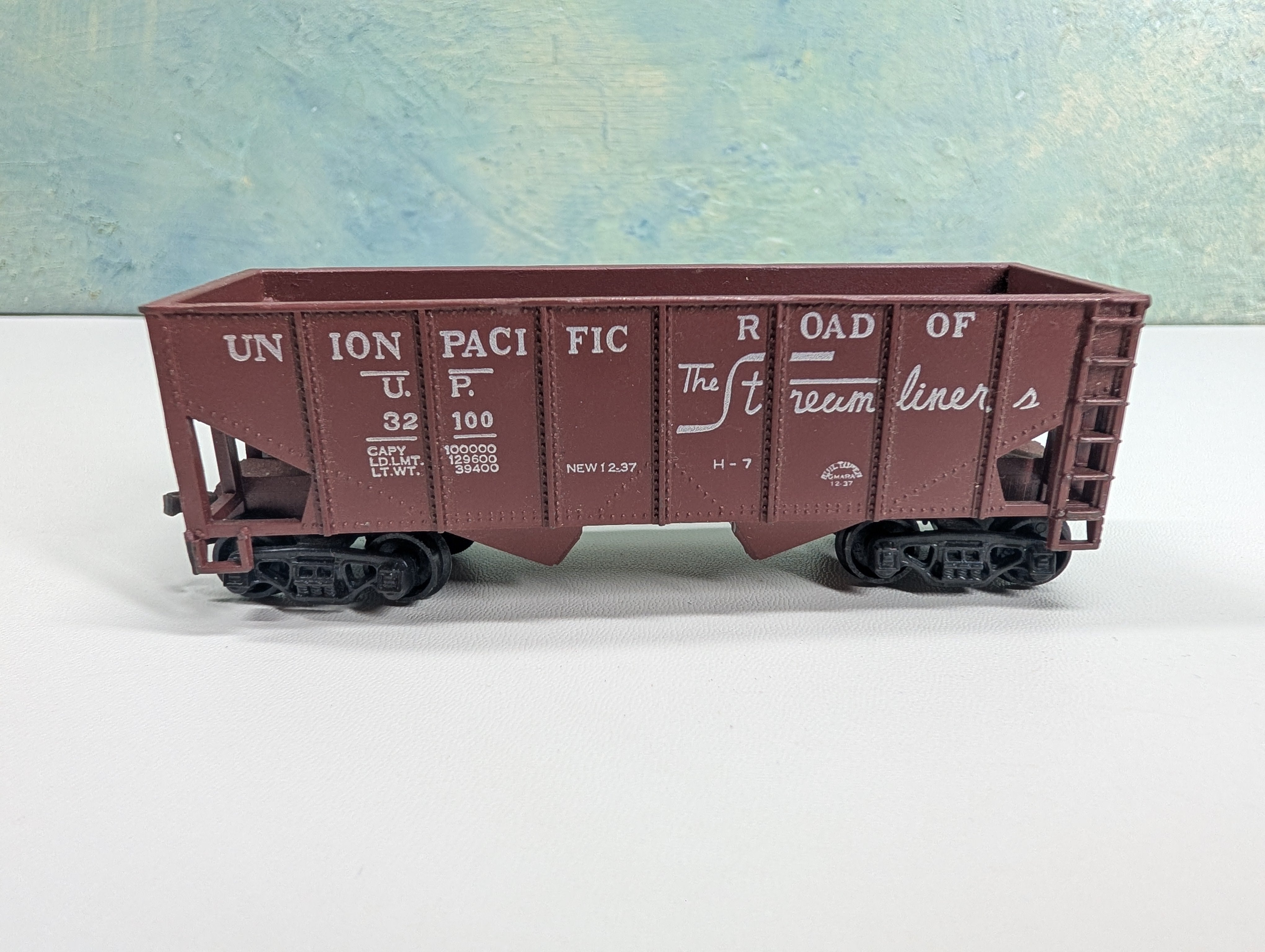 USED HO Scale 2 Bay Hopper Union Pacific UP #32100