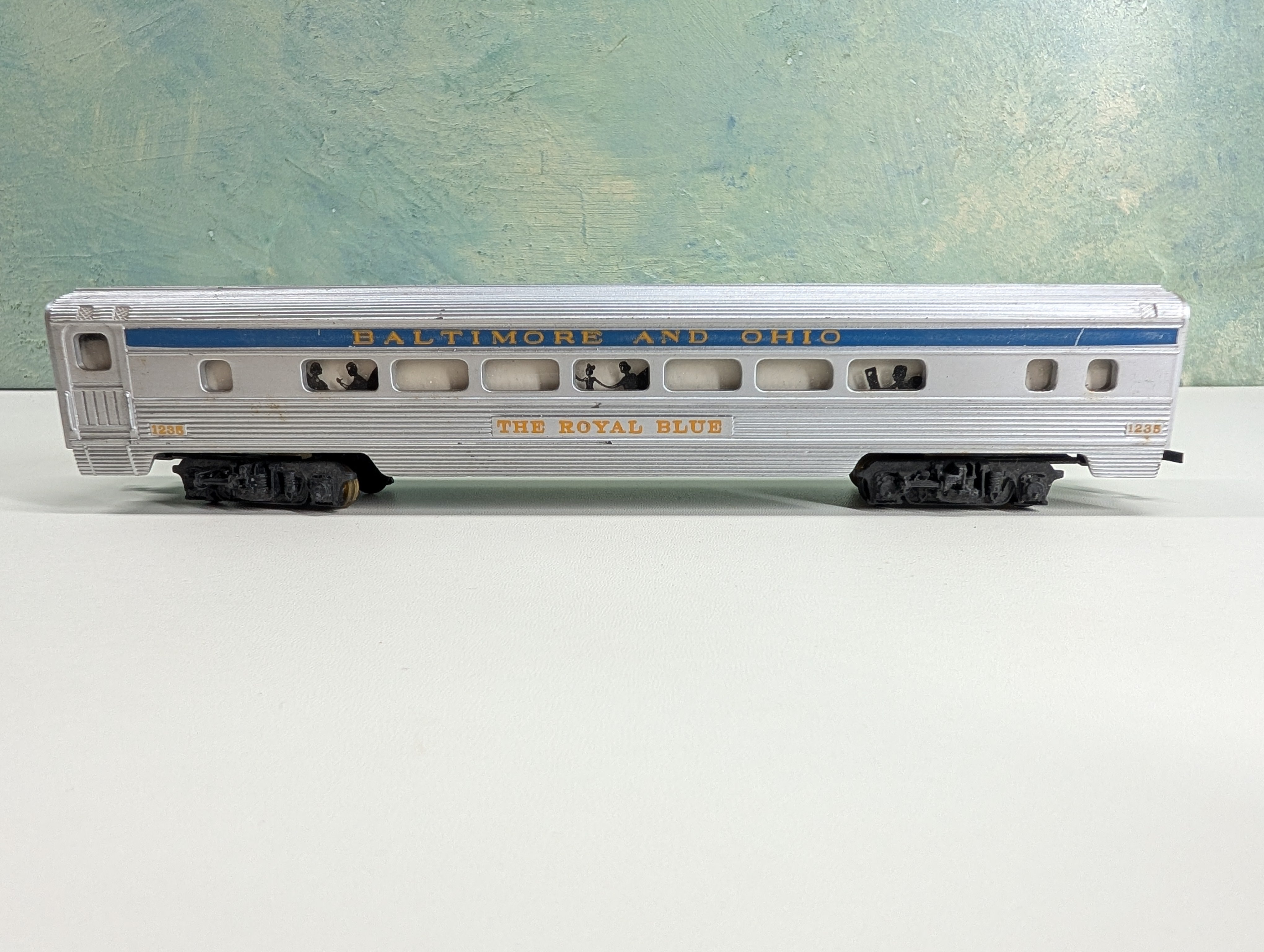 USED Tyco HO Scale Royal Blue Coach Passenger Car Baltimore and Ohio B&O #1235