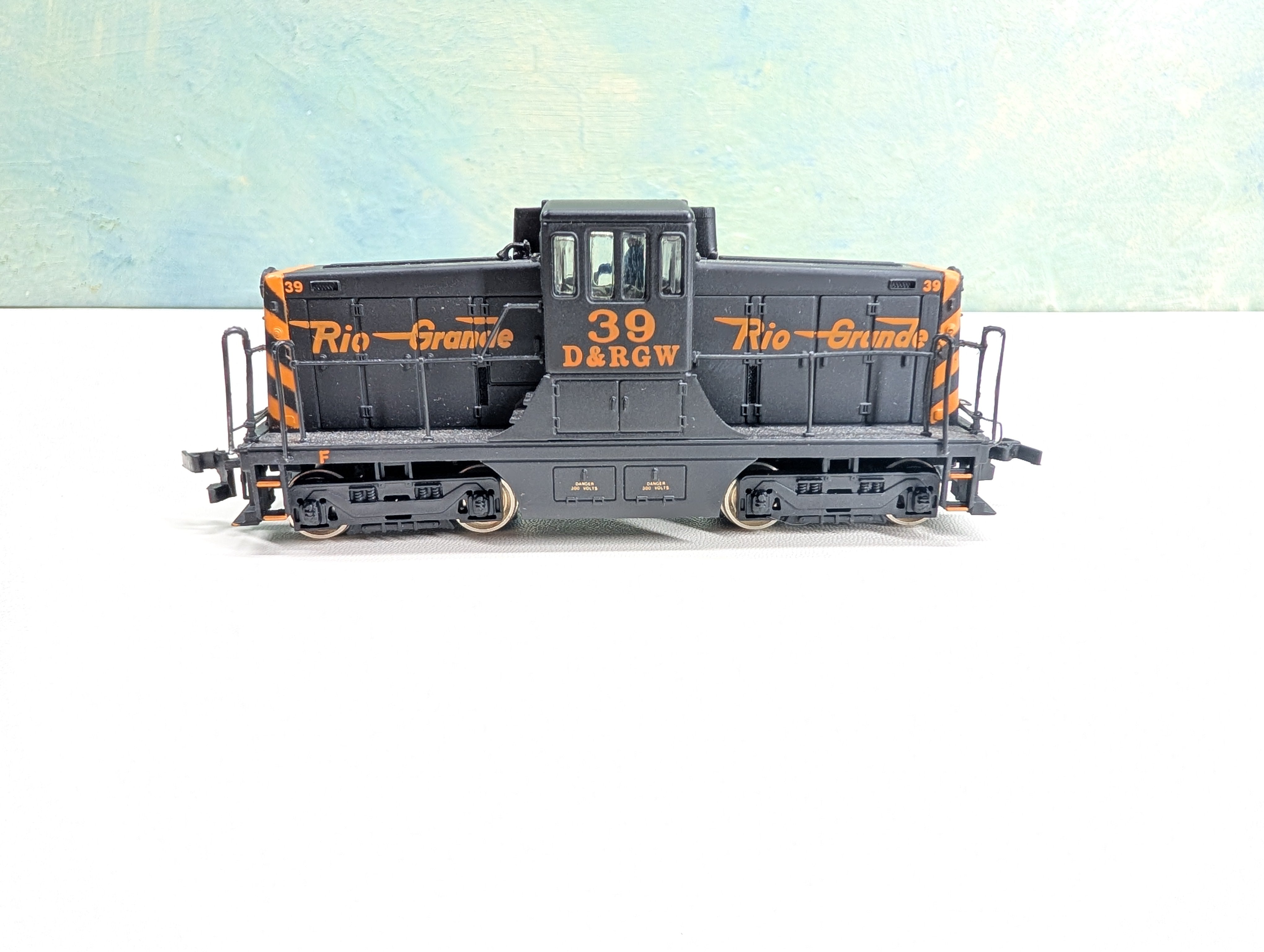 USED Bachmann 80014 HO Scale Spectrum GE 44-Ton Switcher Rio Grande D&RGW #39 Tested! DC