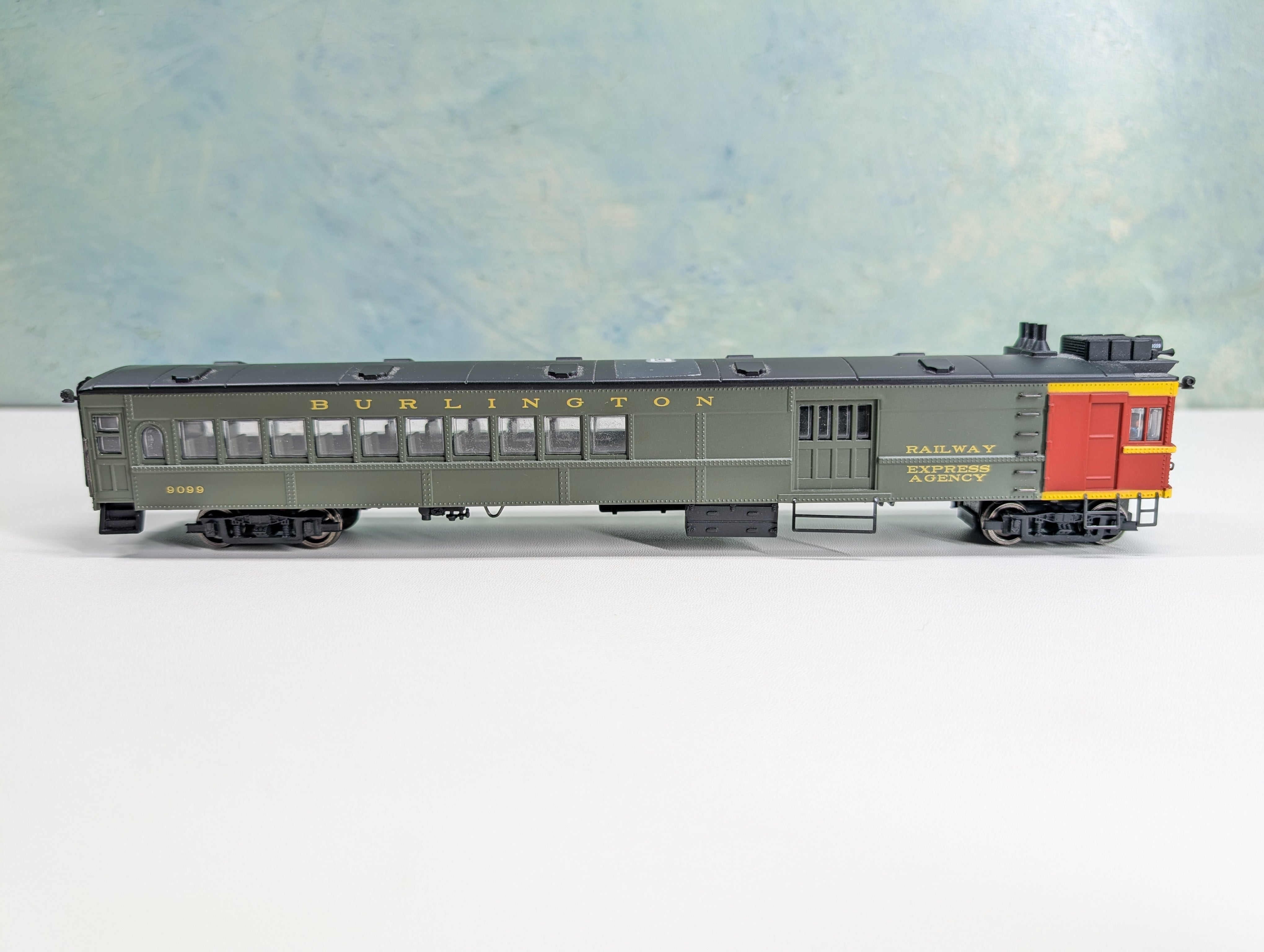 USED Bachmann 81411 HO Scale EMC Gas Electric Doodlebug Burlington CB&Q #9099 Repairs! DC