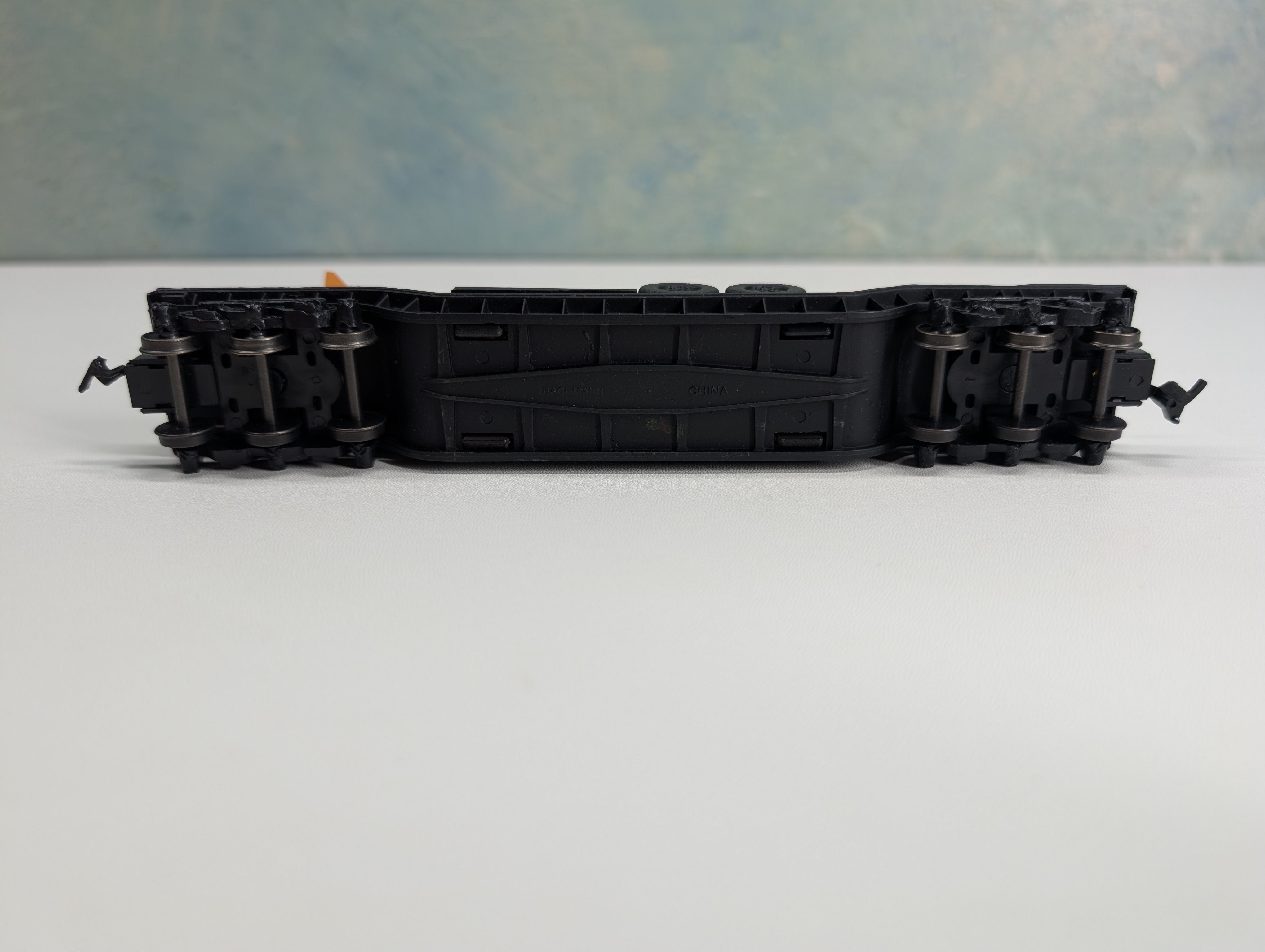 USED Bachmann HO Scale 53' Center Depressed Flat Car w/ Rocket Load Metal Wheels