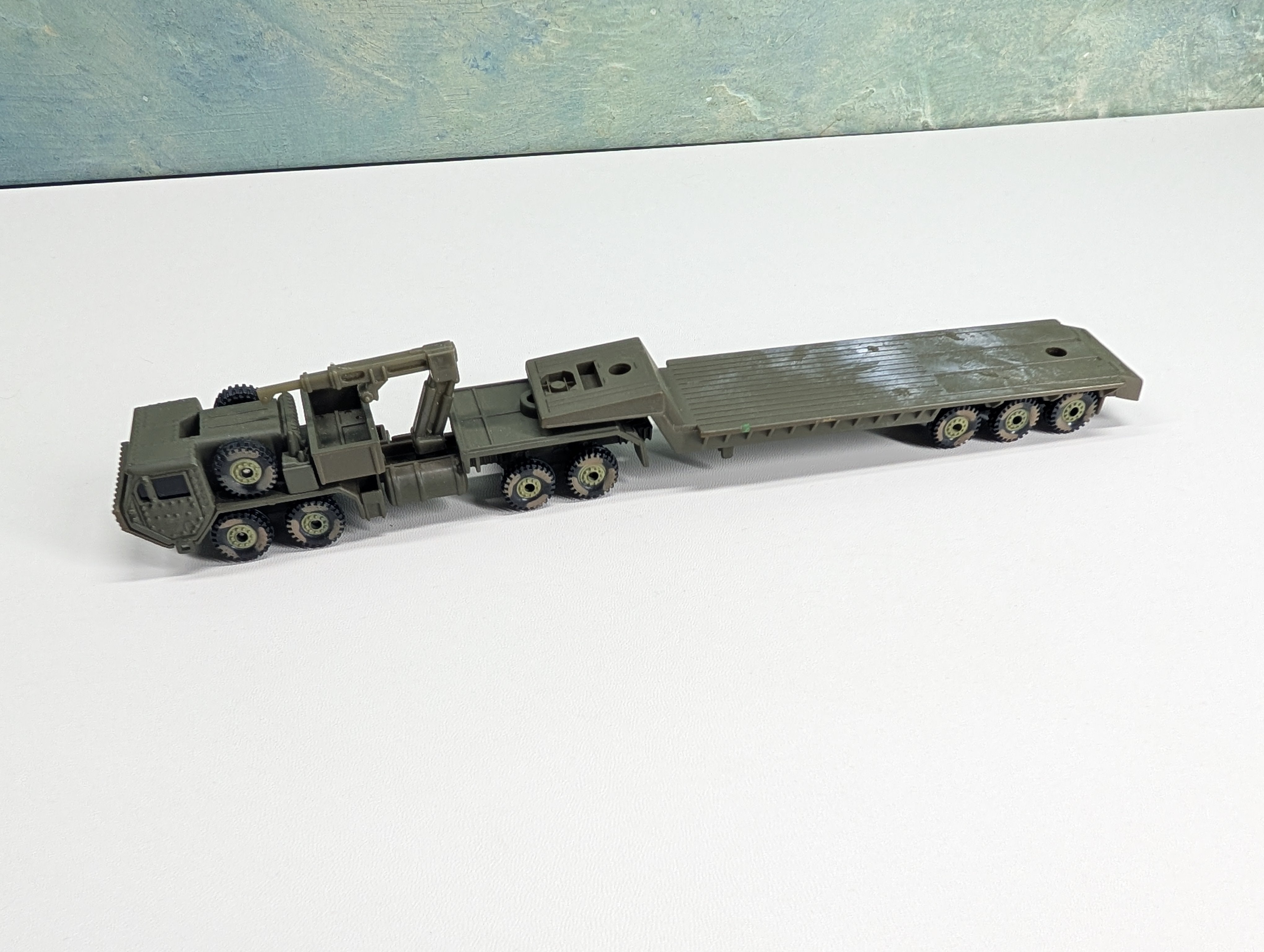 USED Boley HO Scale Military M983 Tractor w/ Crane & Gooseneck Flatbed Trailer