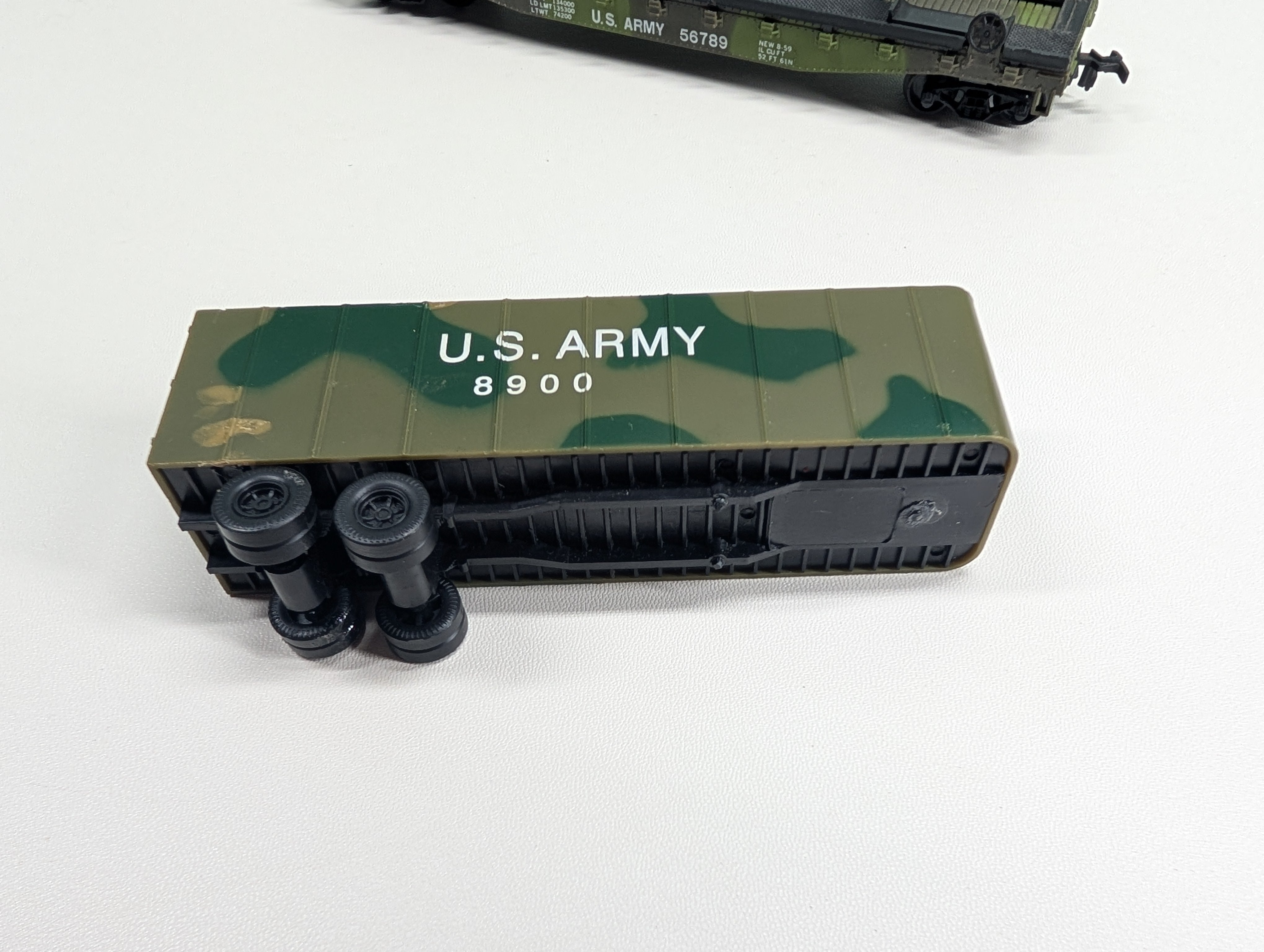 USED AHM HO Scale 50' Flat Car w/ Trailer US Army 56789