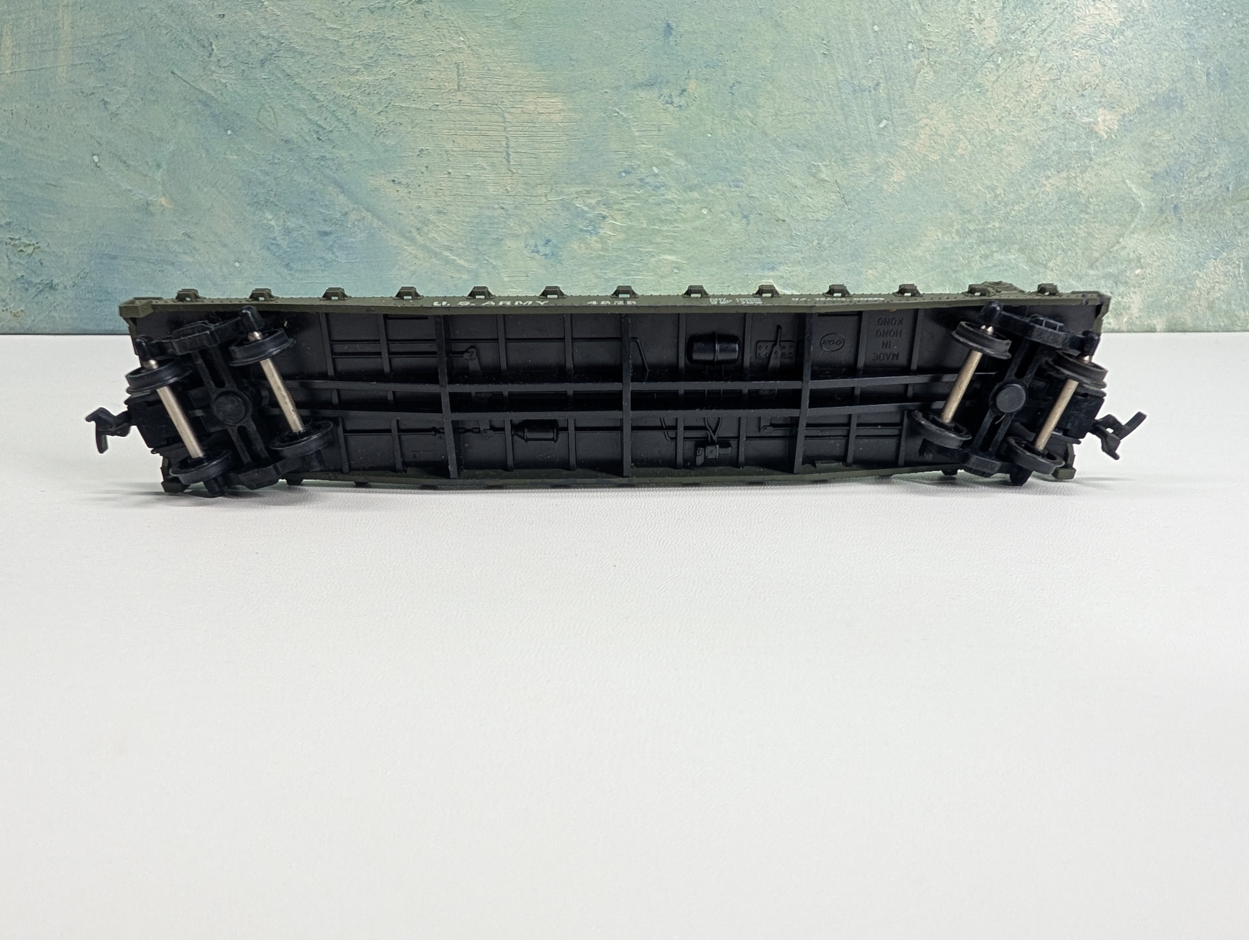 USED Cox HO Scale 50' Flat Car w/ Army Tank Load US Army 4825