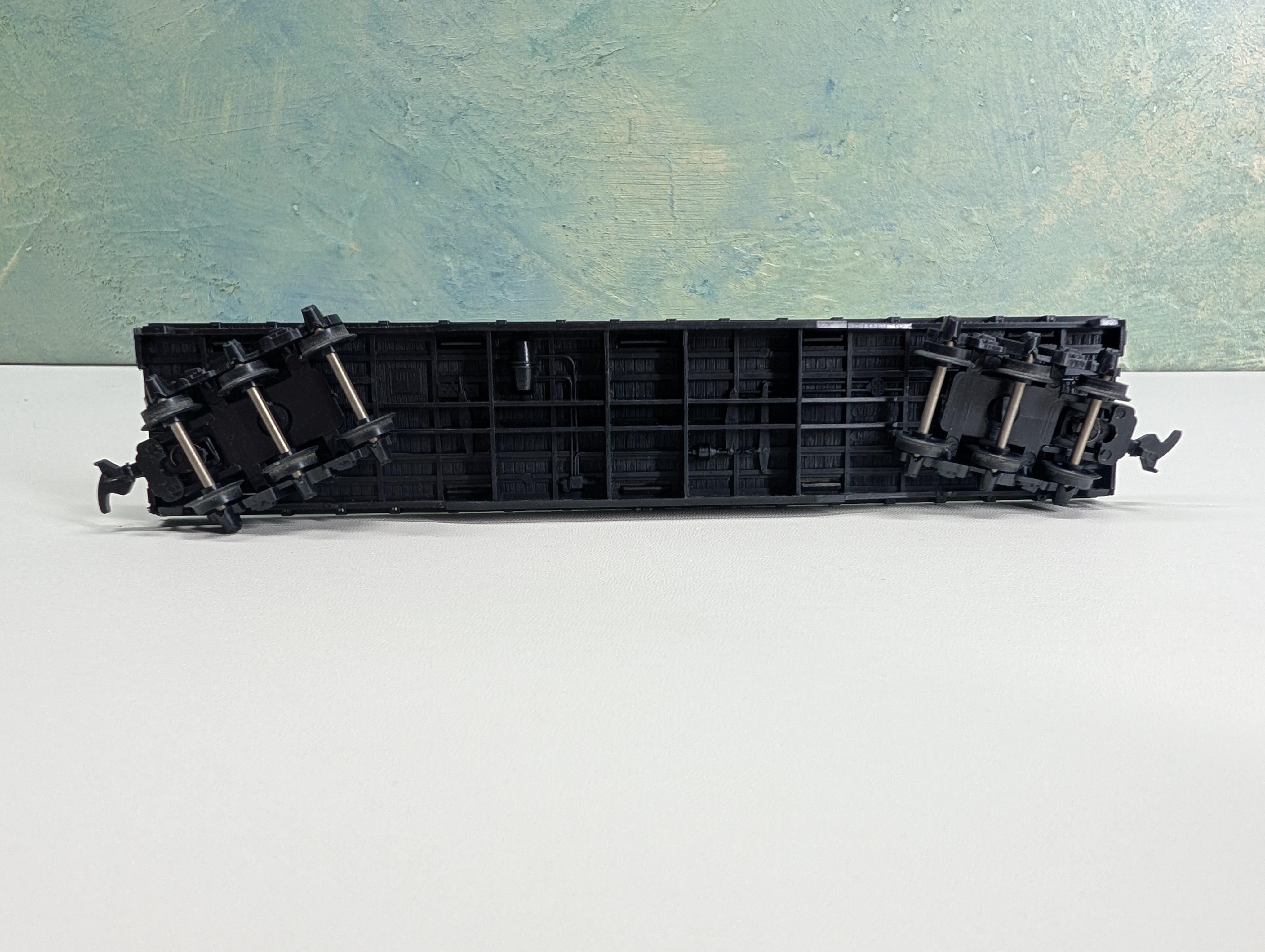 USED AHM HO Scale 54' United States Army Flat Car w/ Tank Load USAX #38065