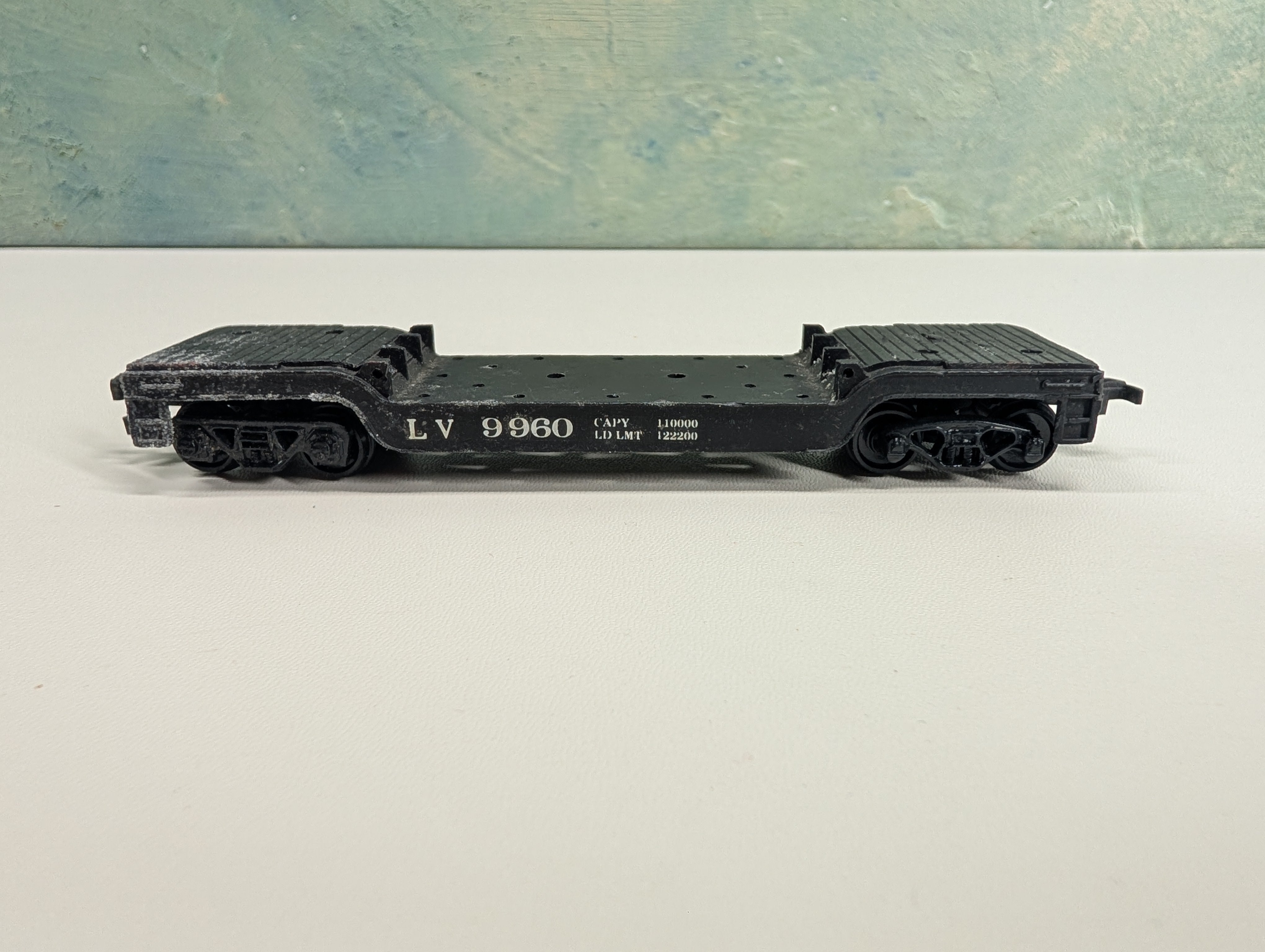 USED Gilbert HO Scale Center Depressed Flat Car Lehigh Valley LV #9960 Decal