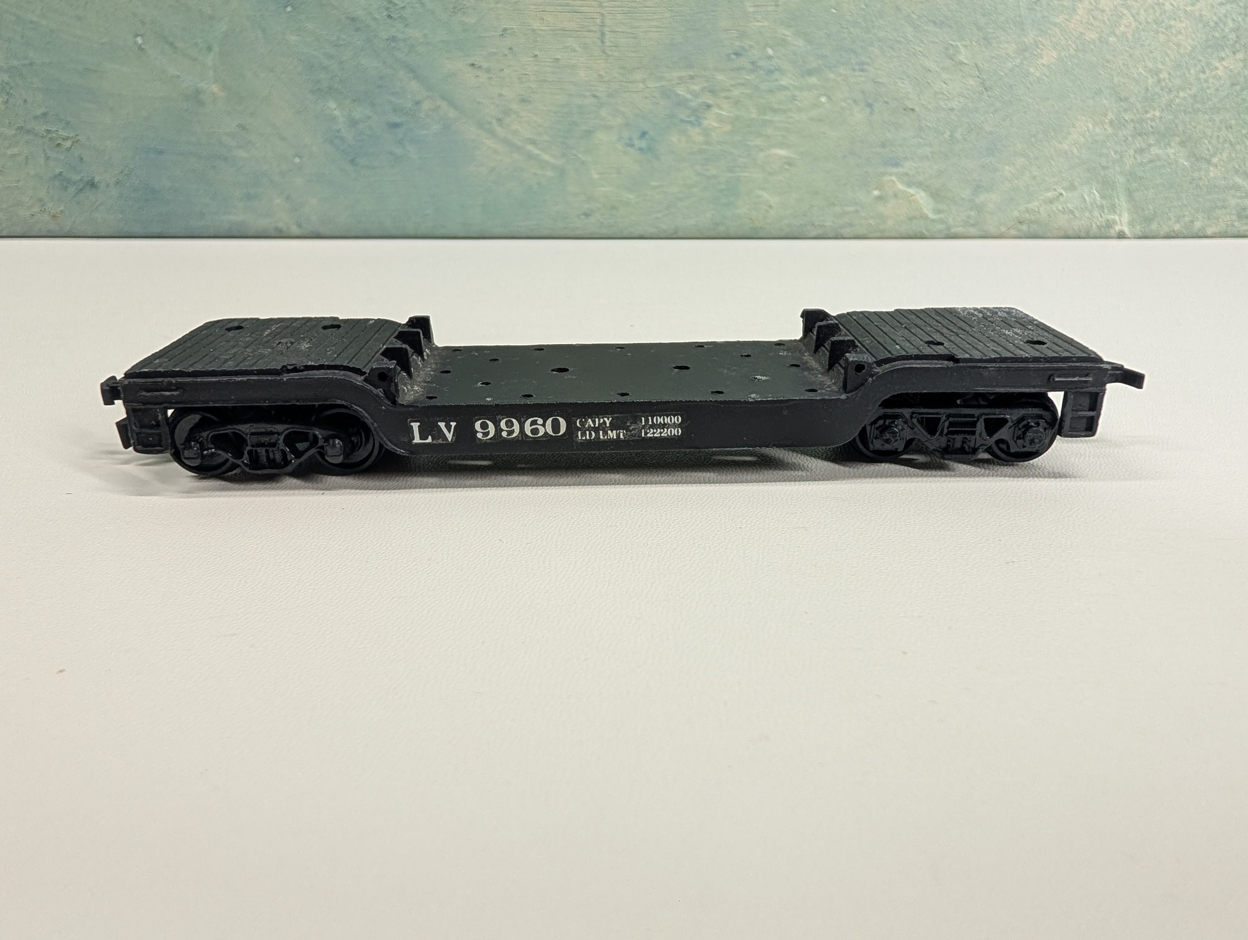 USED Gilbert HO Scale Center Depressed Flat Car Lehigh Valley LV #9960 Decal