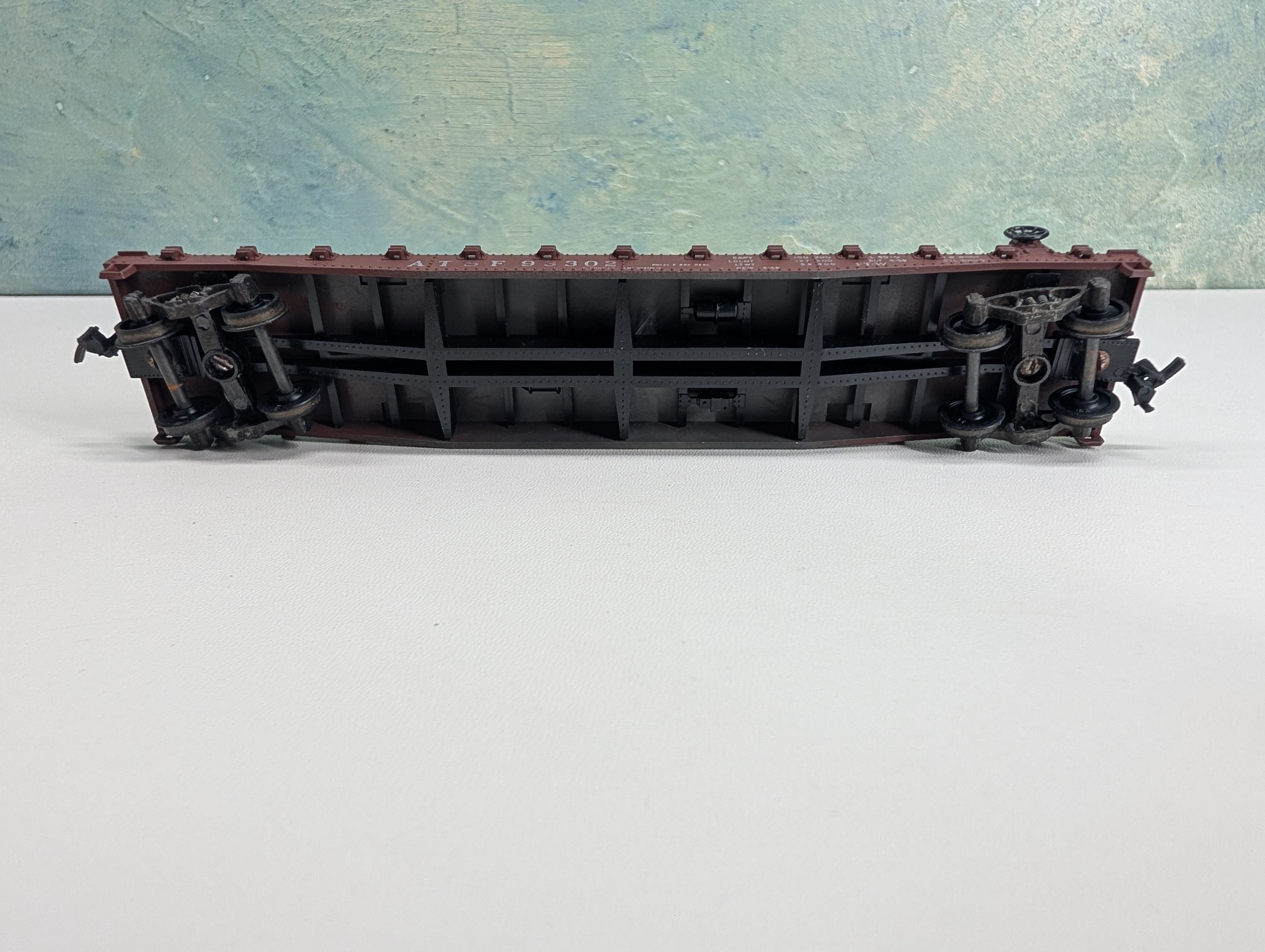USED HO Scale 50' Flat Car Santa Fe ATSF #93302
