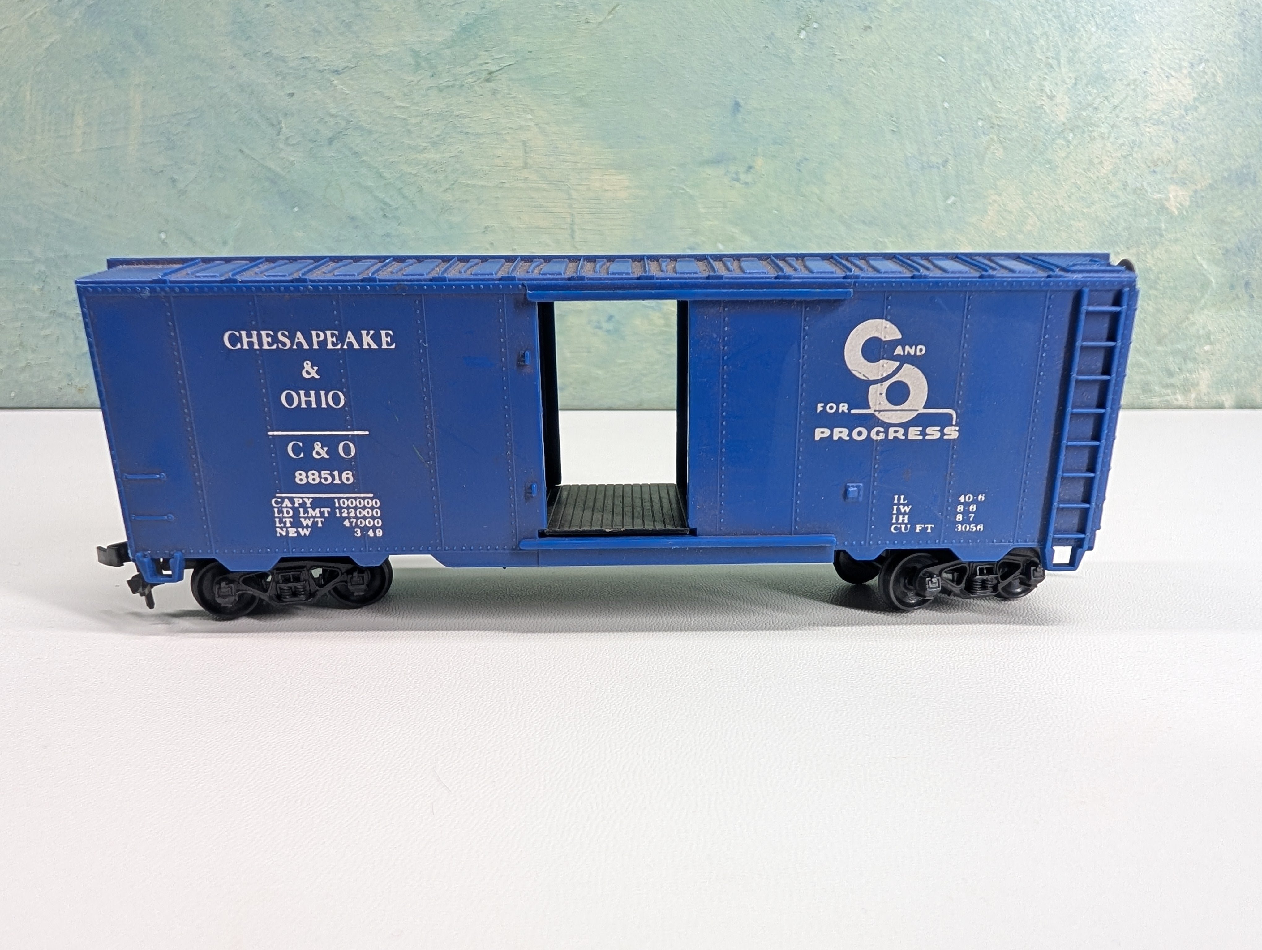 USED Lionel HO Scale 40' Box Car Chesapeake and Ohio C&O #88516