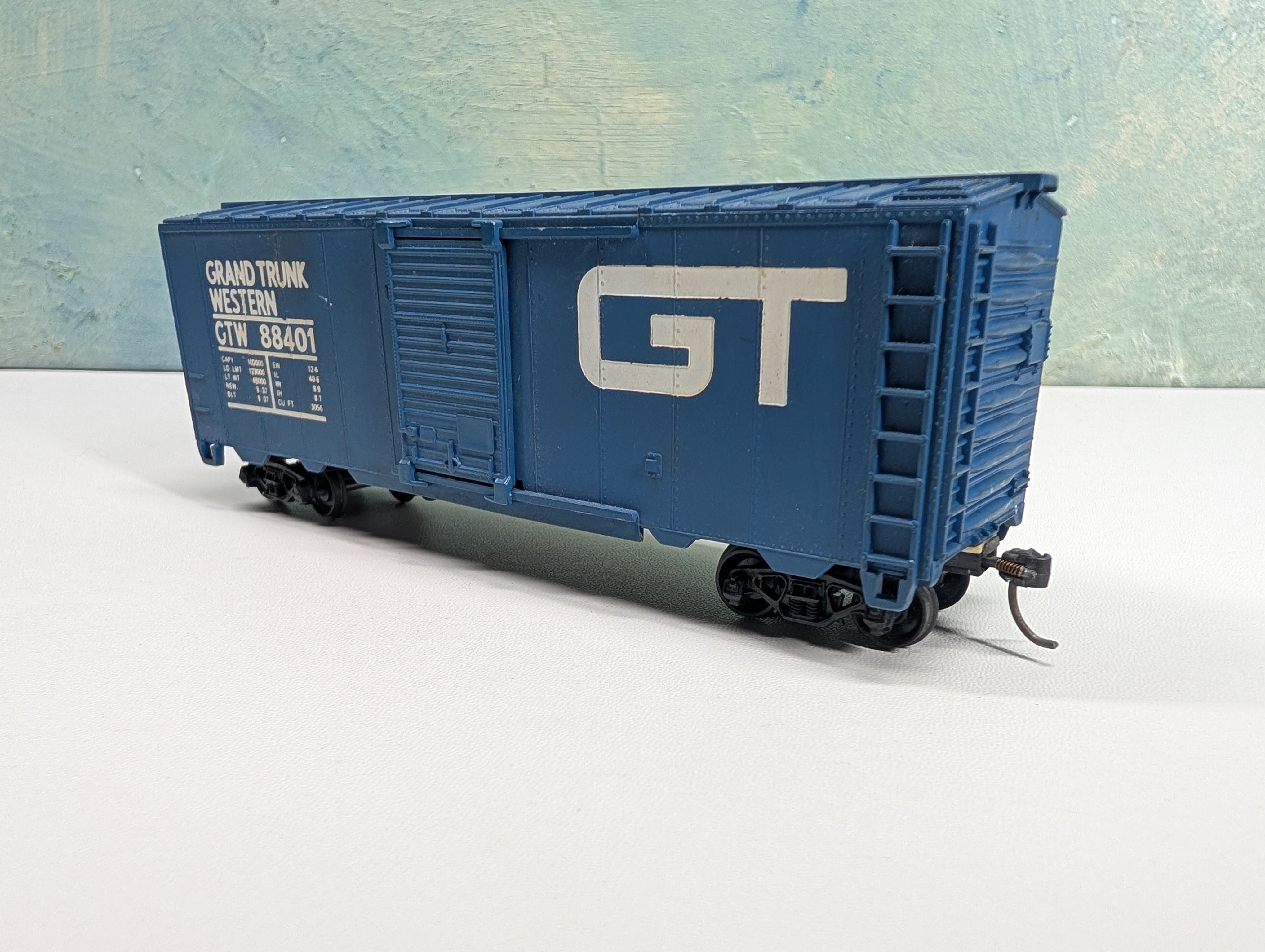 USED Lionel HO Scale 40' Box Car Grand Trunk Western GTW #88401