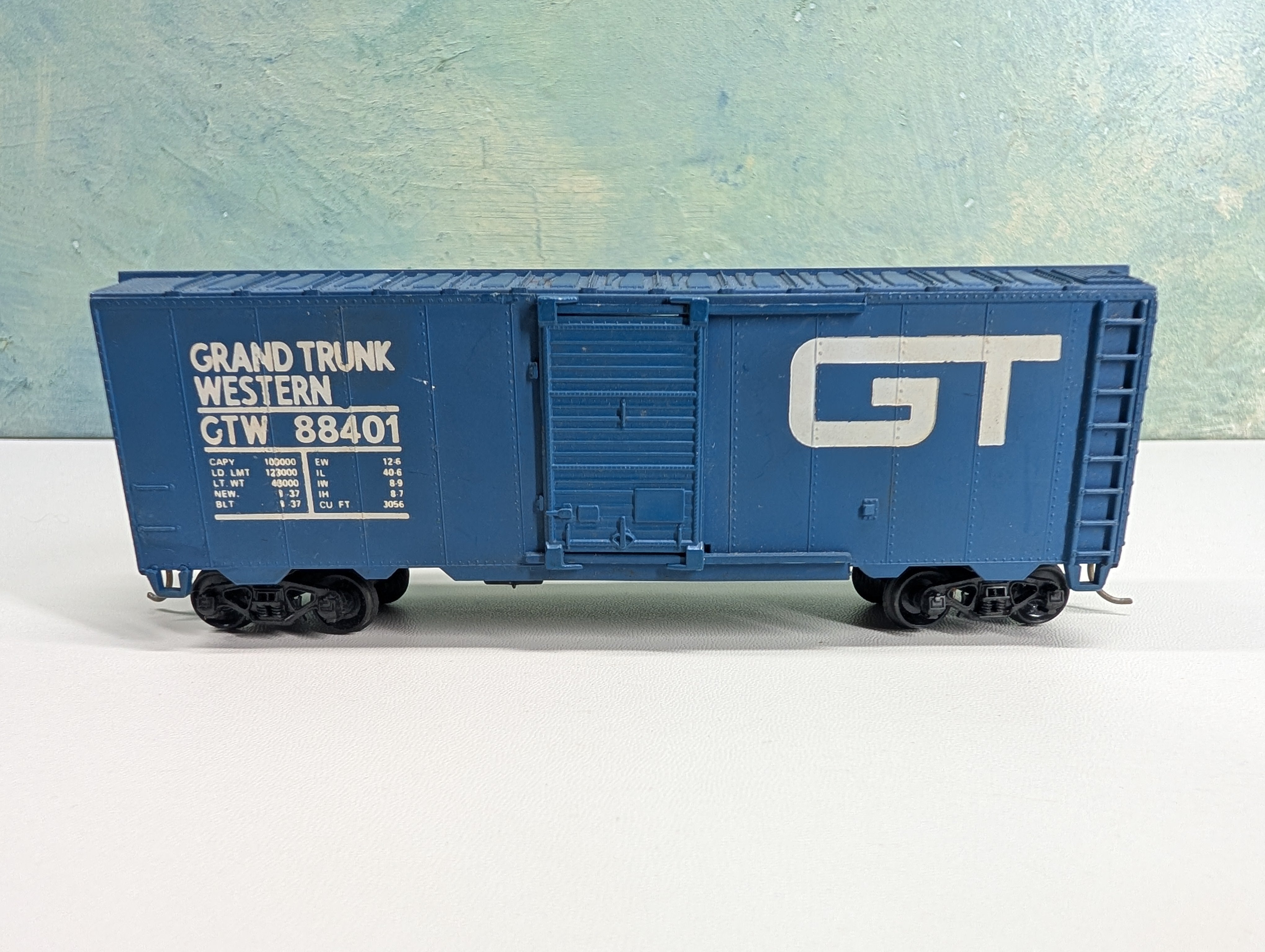 USED Lionel HO Scale 40' Box Car Grand Trunk Western GTW #88401