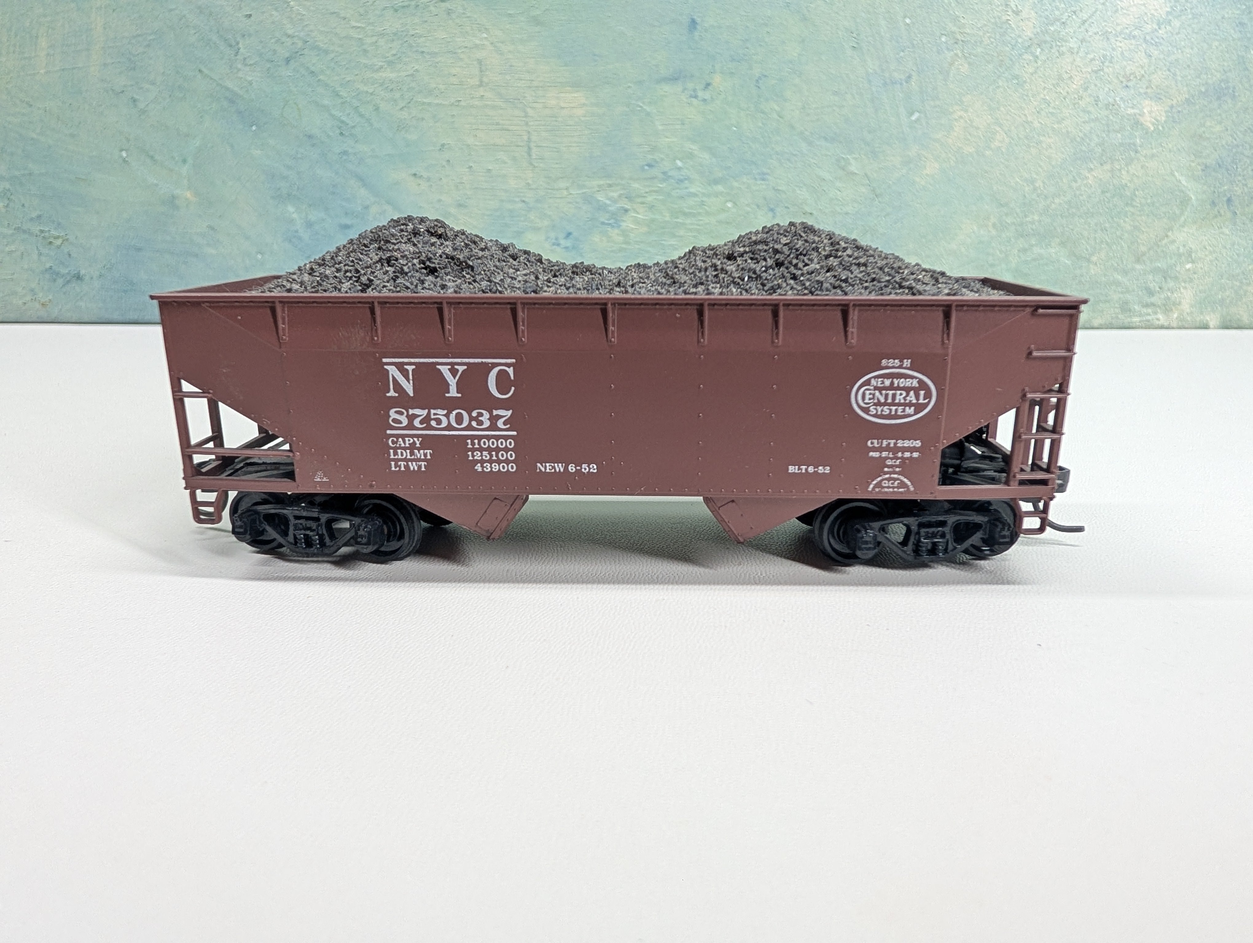 USED Athearn HO Scale 2 Bay Hopper w/ Load New York Central NYC #875037
