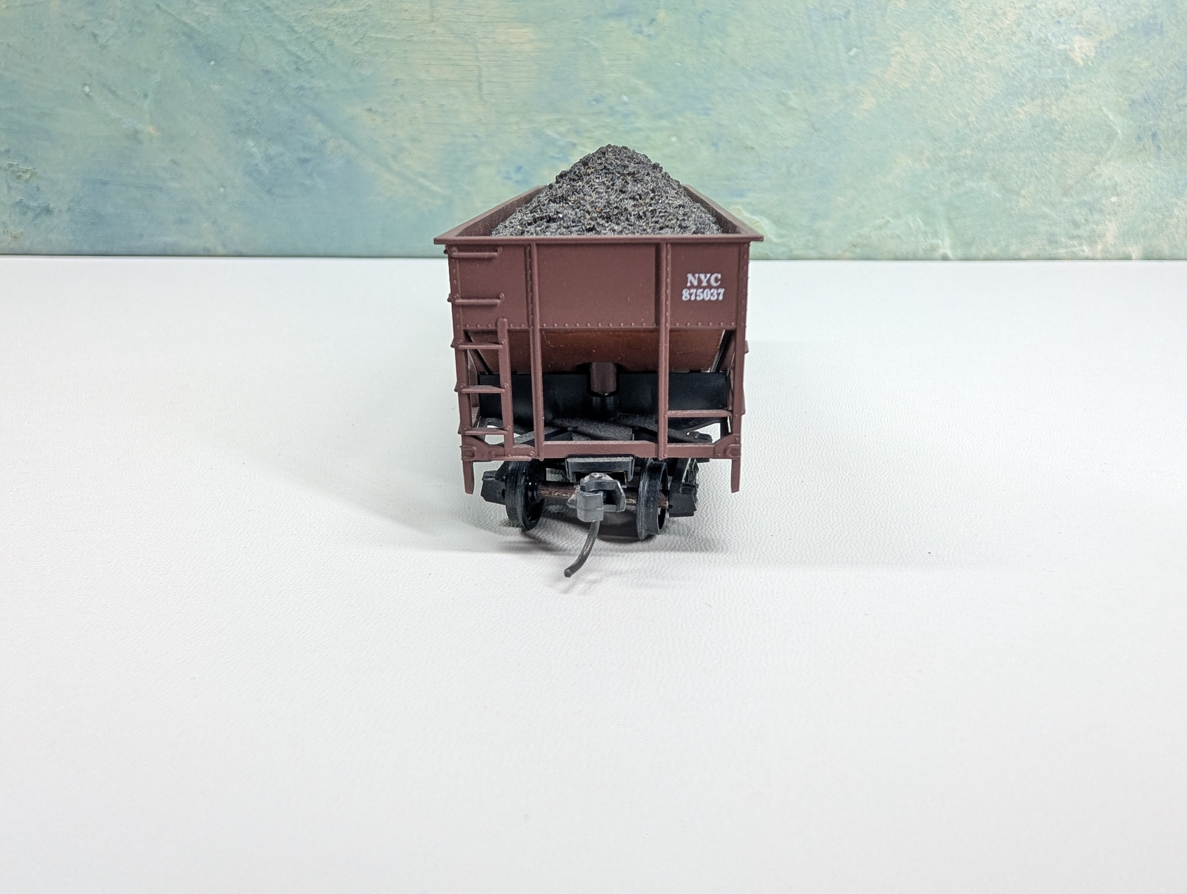 USED Athearn HO Scale 2 Bay Hopper w/ Load New York Central NYC #875037
