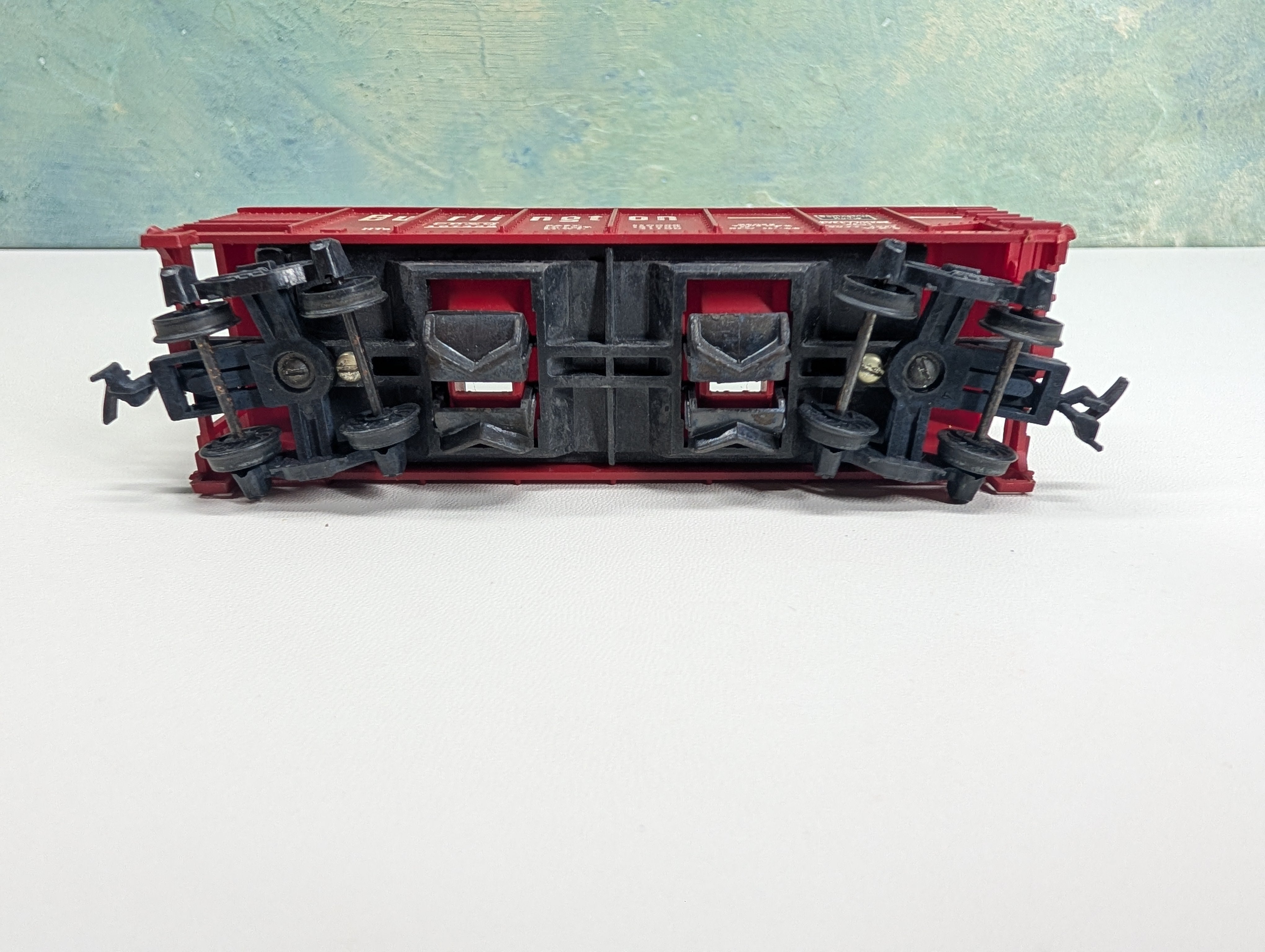USED Tyco HO Scale Operating 2 Bay Hopper Burlington CB&Q #167432