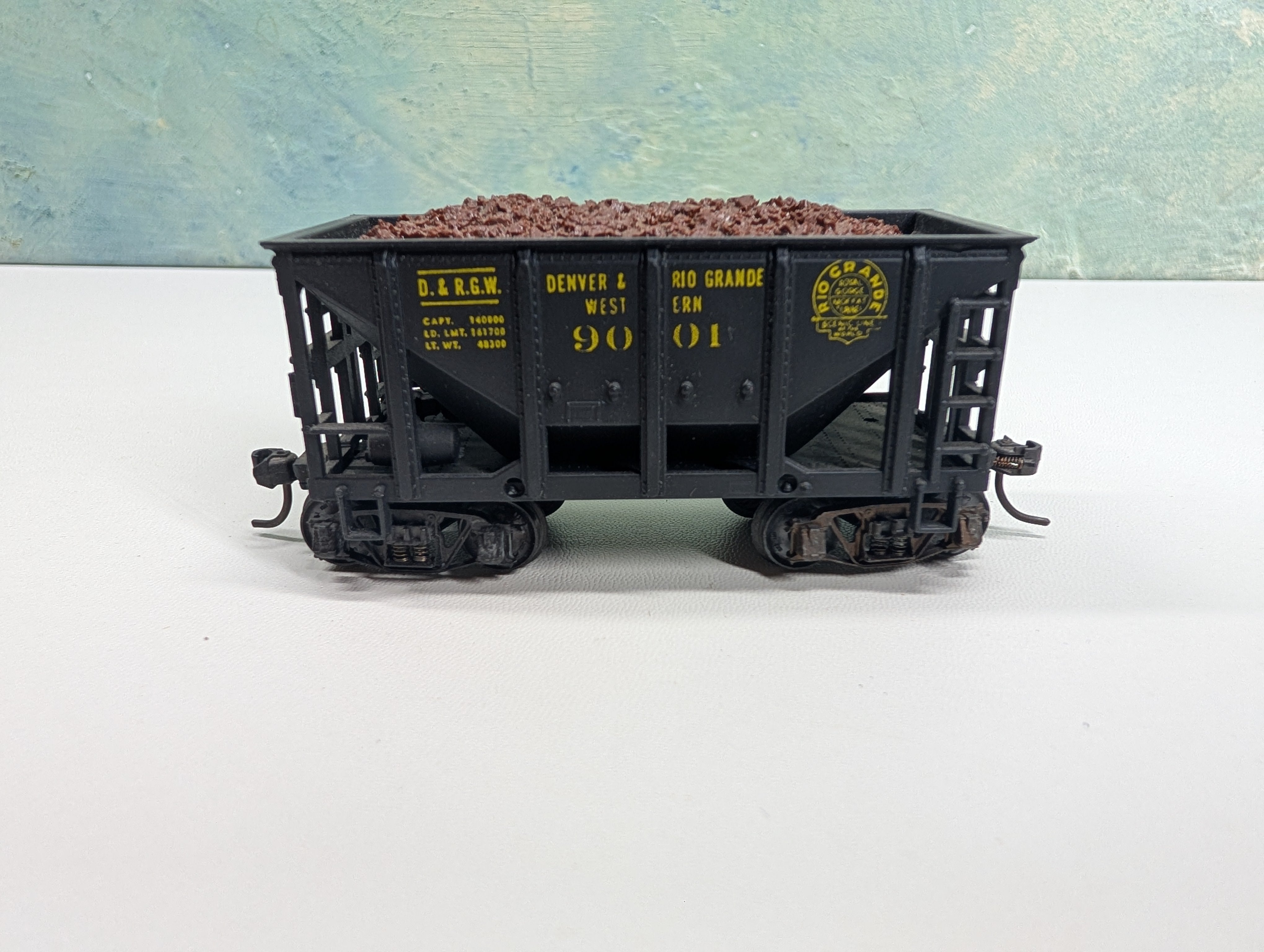 USED Roundhouse HO Scale Ore Car w/ Load Rio Grande D&RGW #9001 Metal Wheels