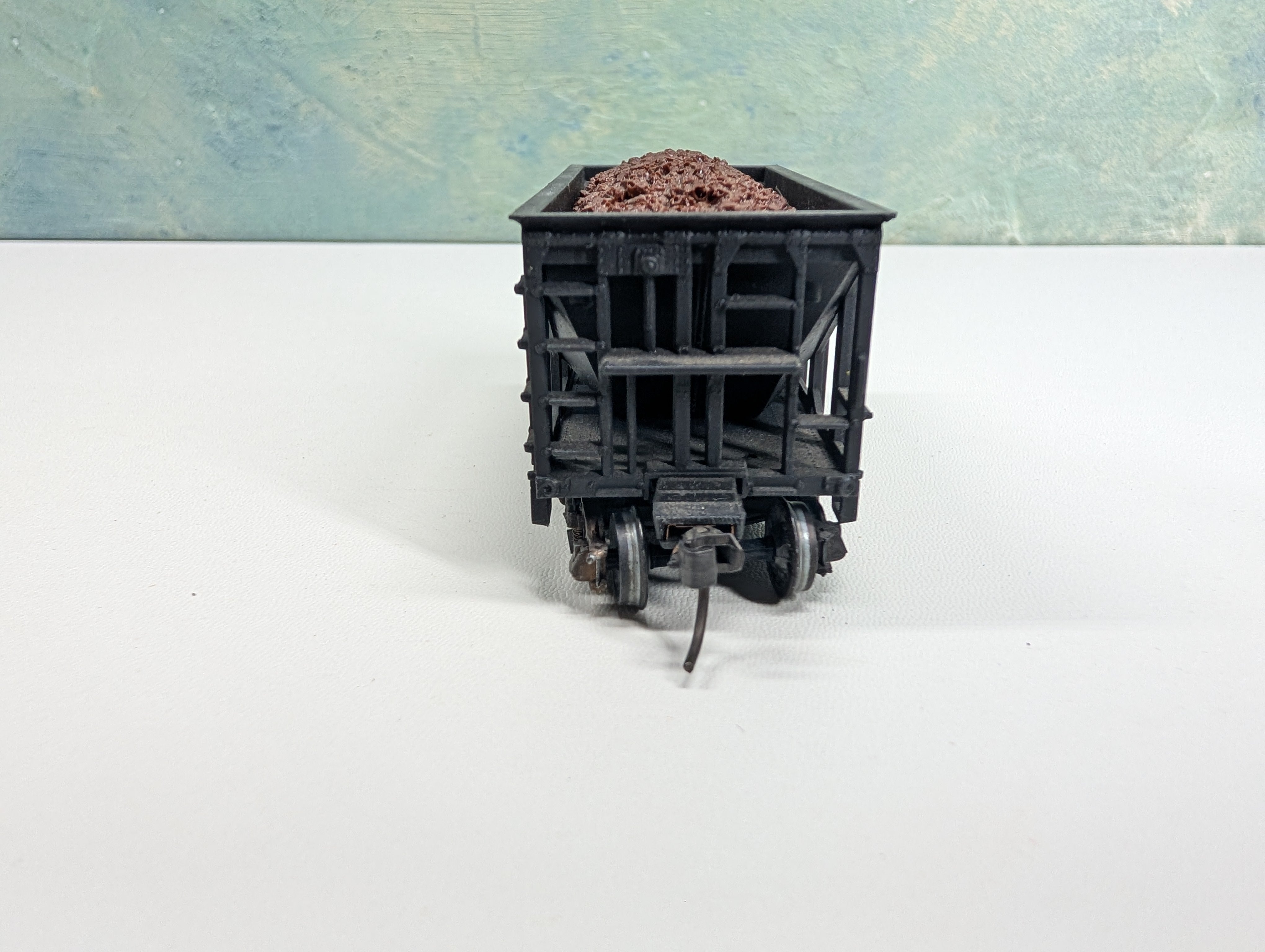 USED Roundhouse HO Scale Ore Car w/ Load Rio Grande D&RGW #9001 Metal Wheels