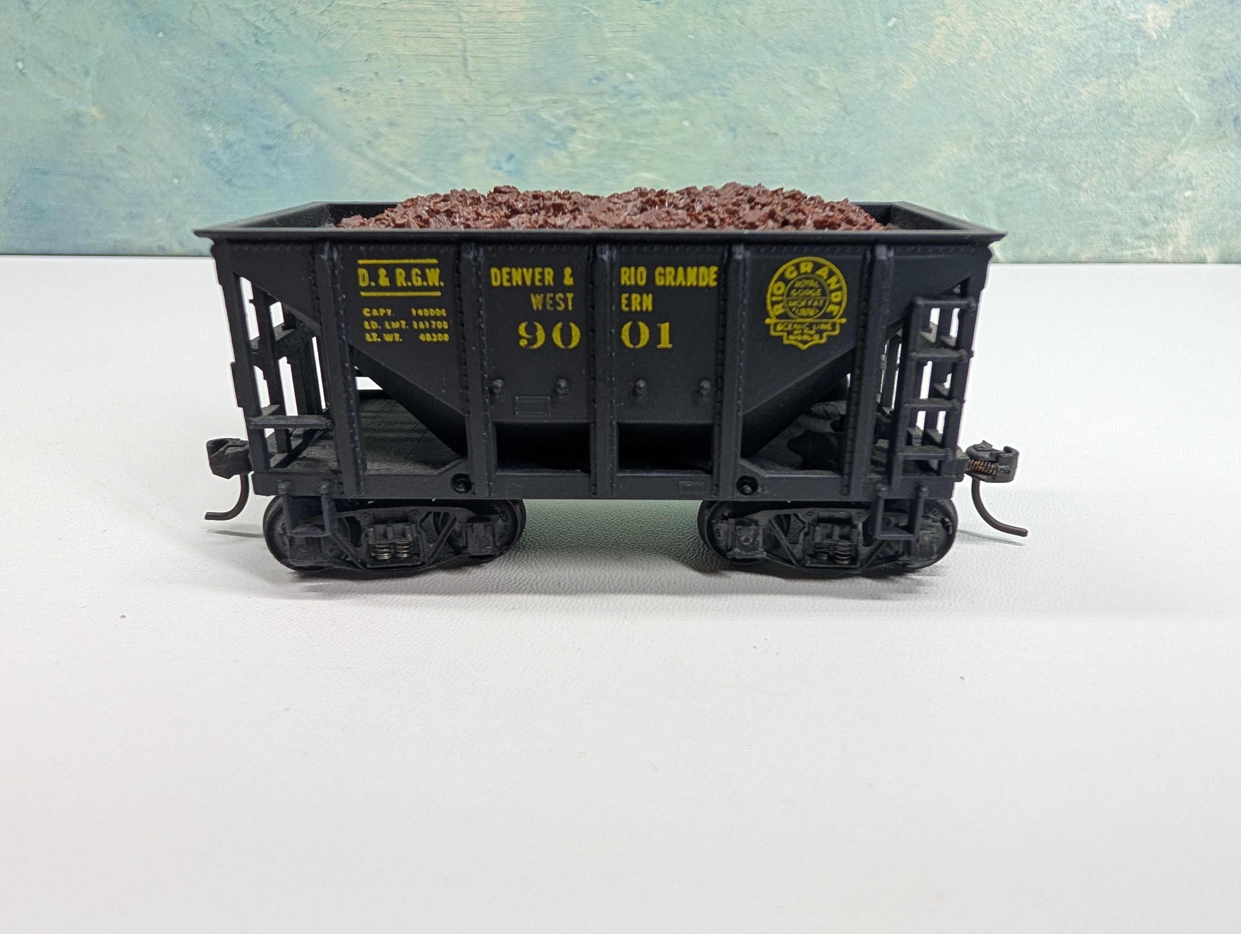USED Roundhouse HO Scale Ore Car w/ Load Rio Grande D&RGW #9001 Metal Wheels