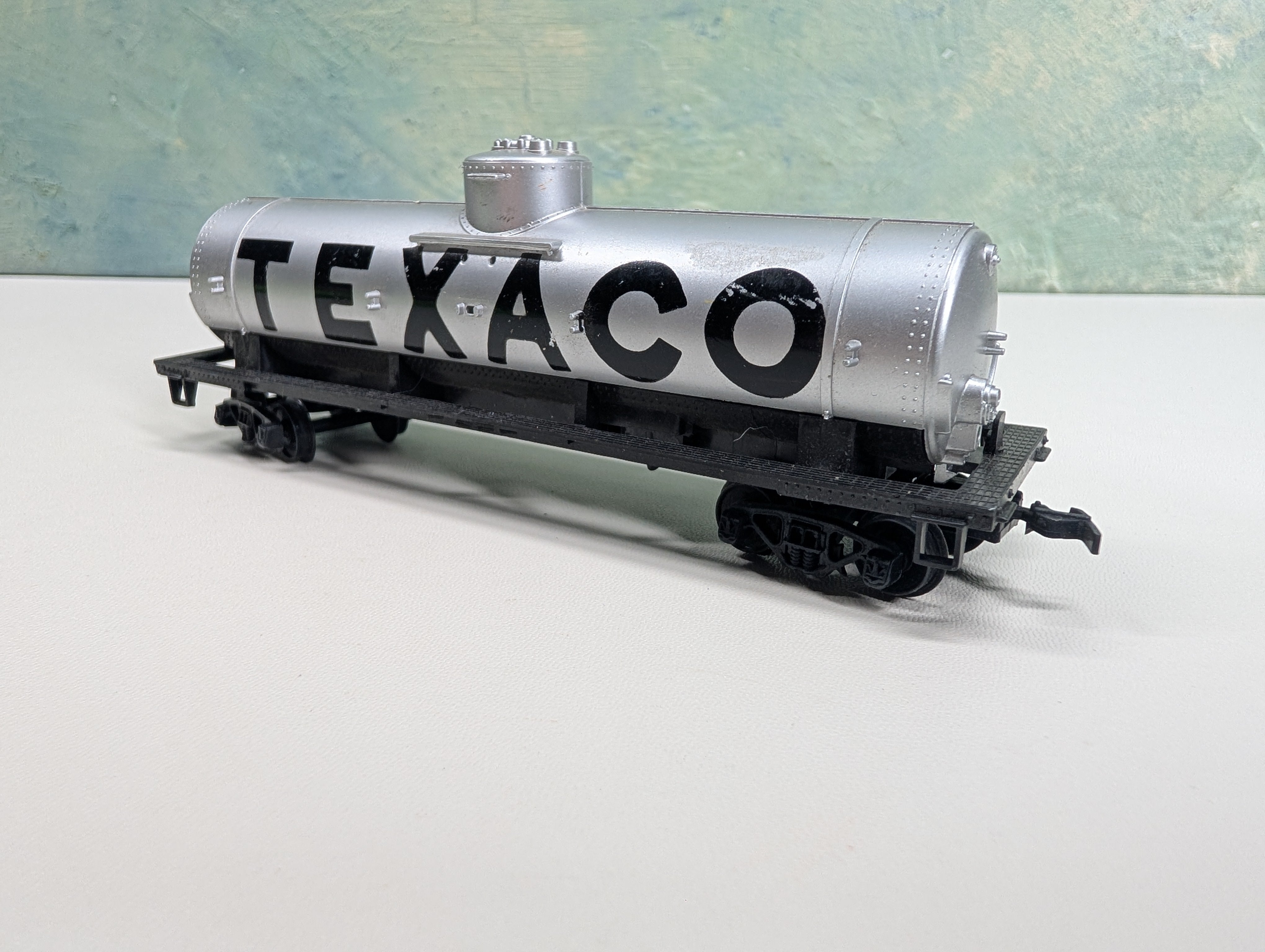 USED Tyco HO Scale Single Dome Tank Car Texaco