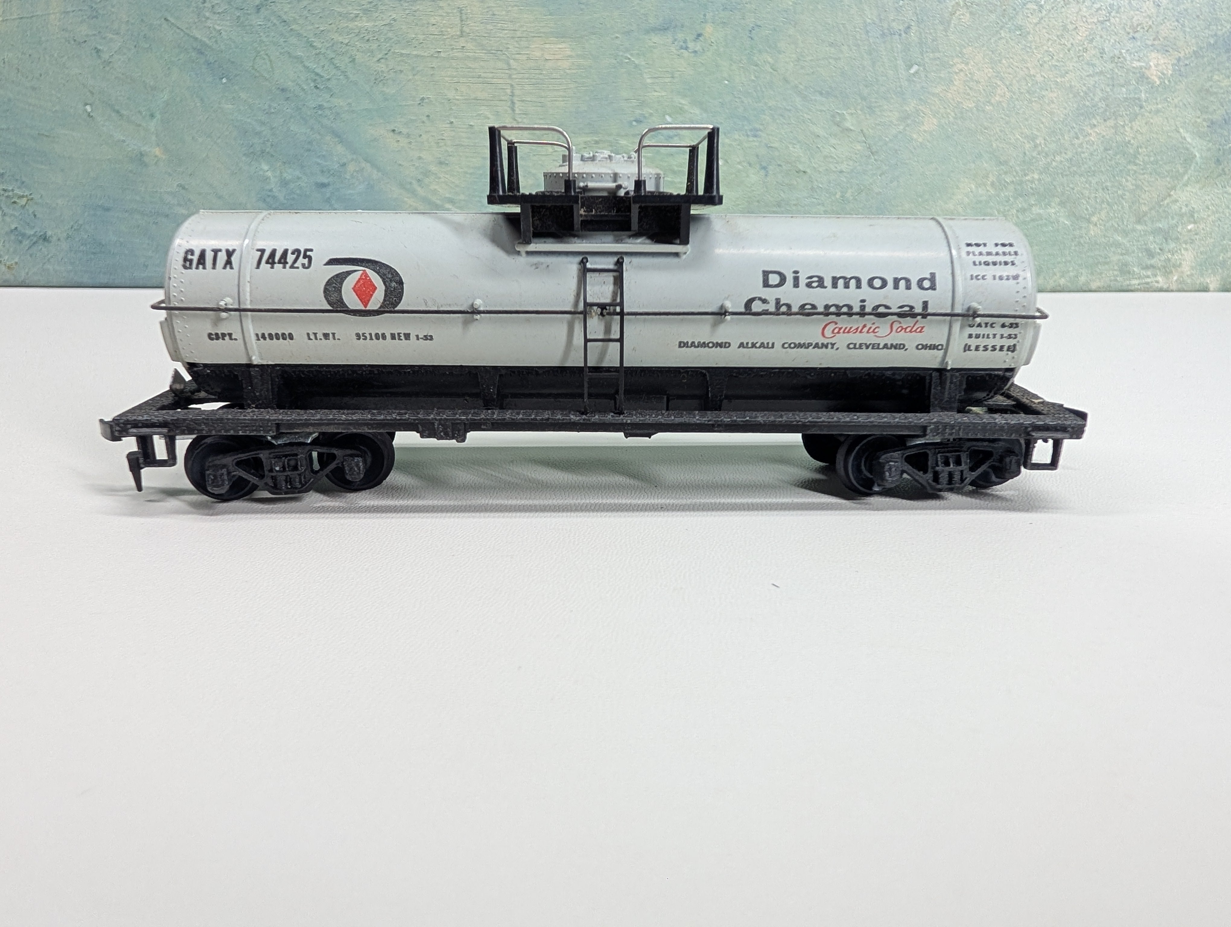 USED Mantua HO Scale Single Dome Chemical Tank Car Diamond Chemical GATX #74425