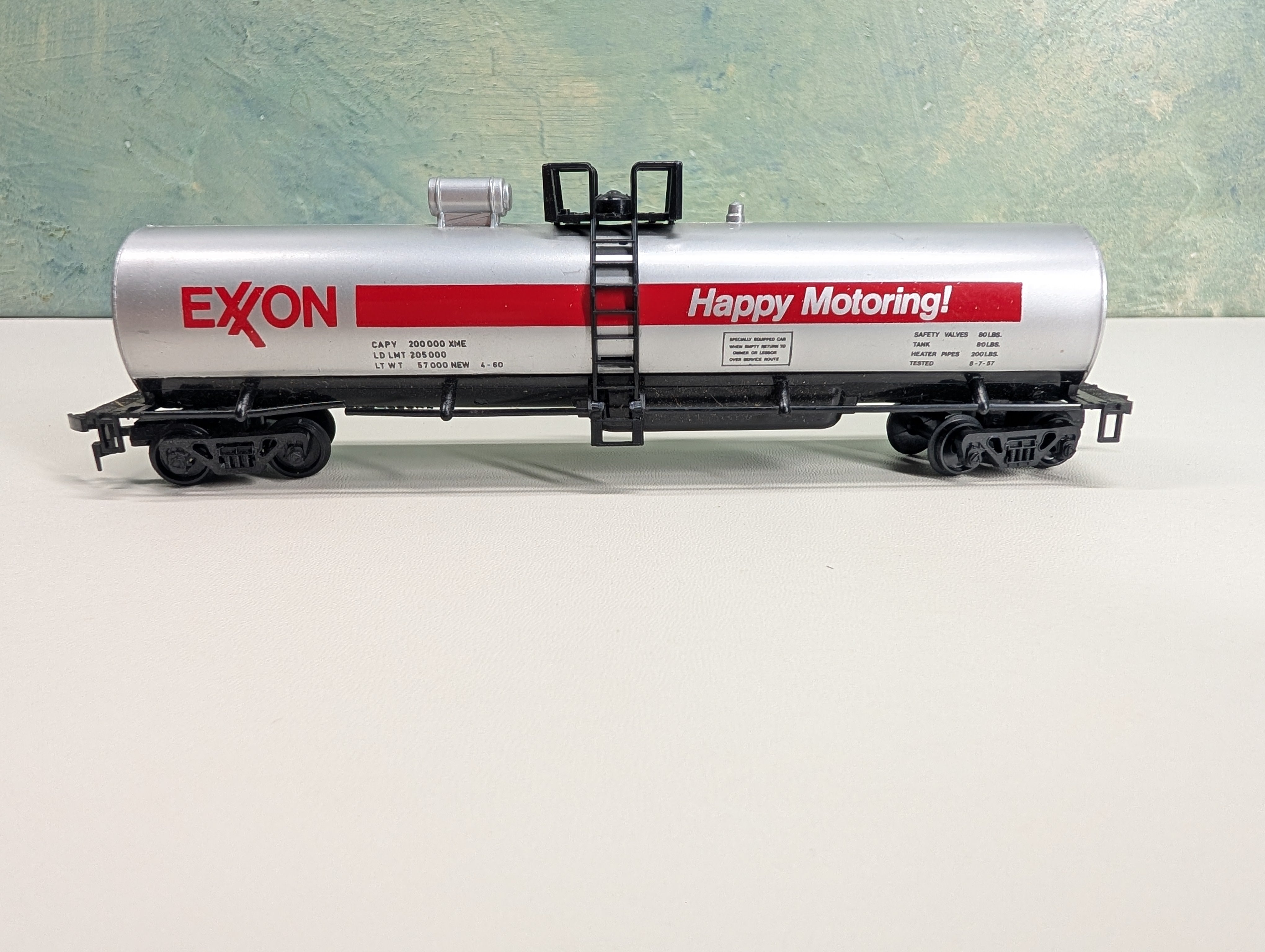 USED AHM HO Scale 50' Tank Car Exxon