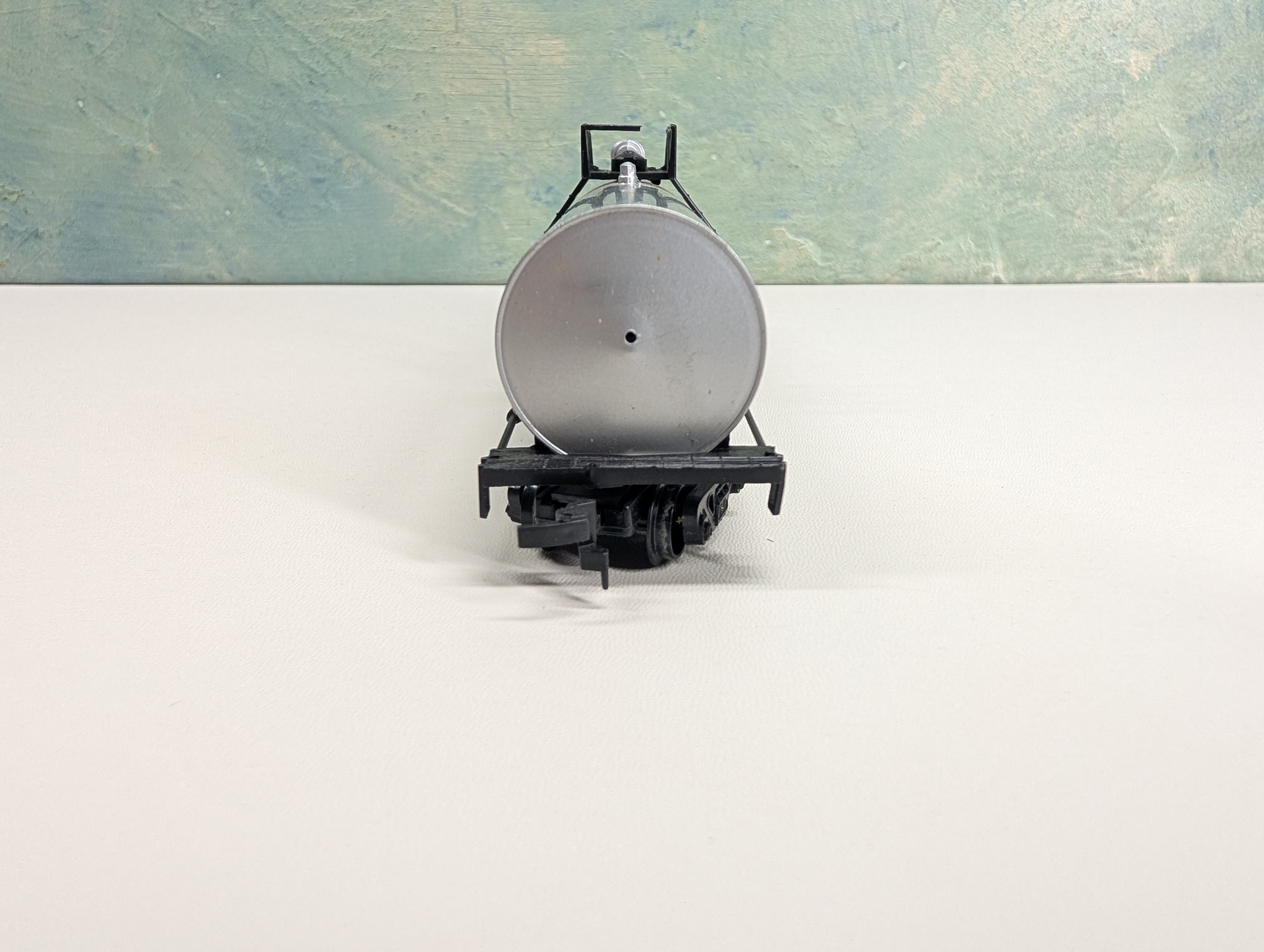 USED AHM HO Scale 50' Tank Car Exxon