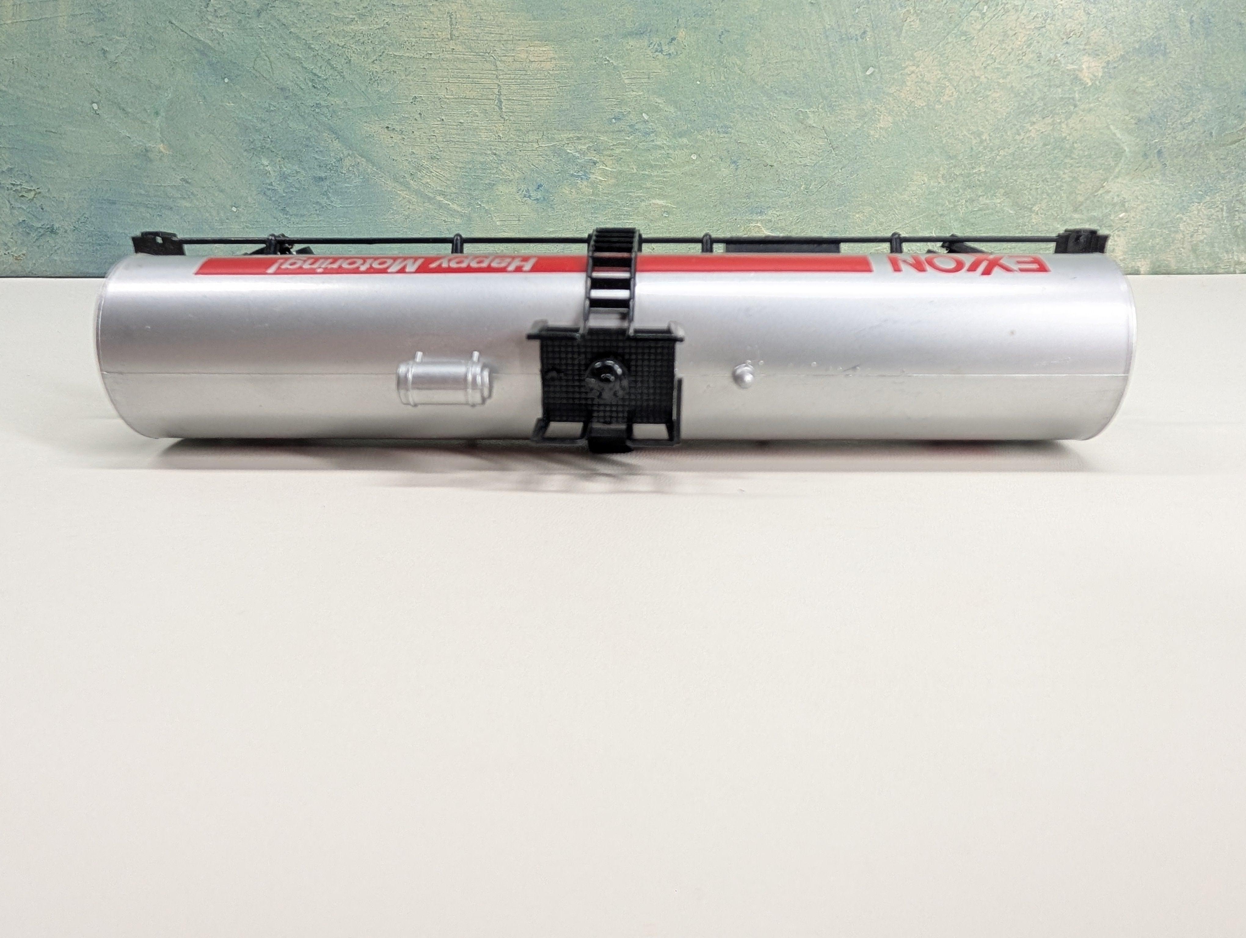 USED AHM HO Scale 50' Tank Car Exxon
