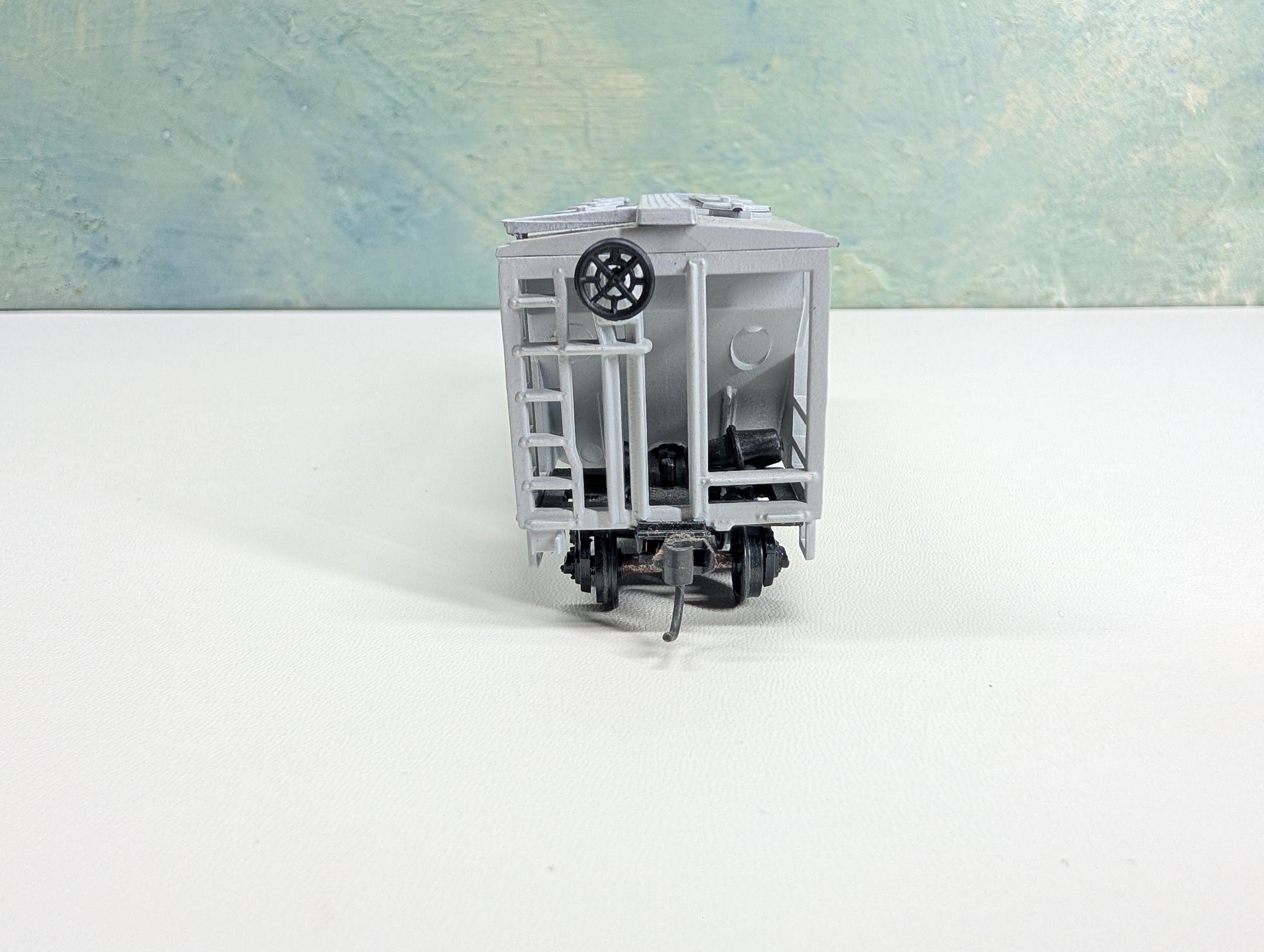 USED Roundhouse HO Scale 2 Bay Covered Hopper Baltimore and Ohio B&O #538652 Bev-Bel